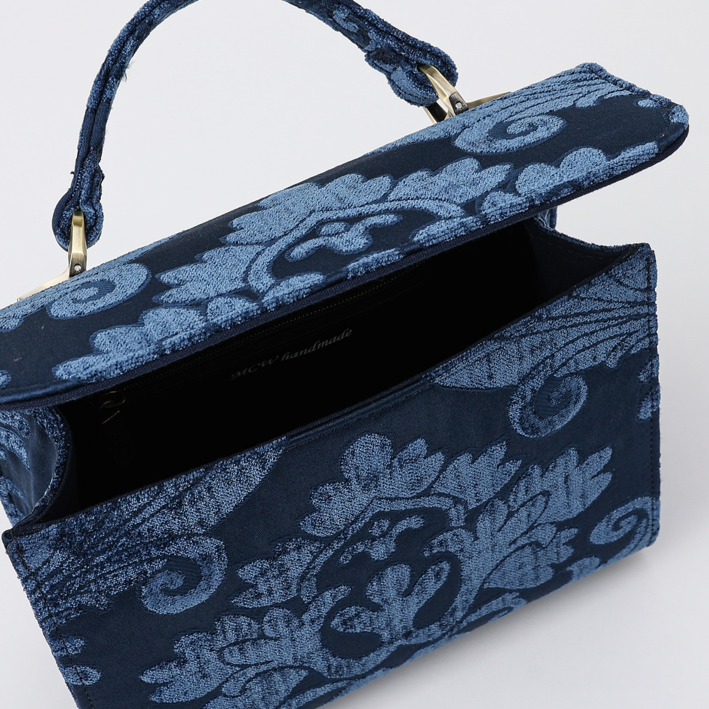 Queen Royal Blue Flap Satchel Carpetbag of America opening