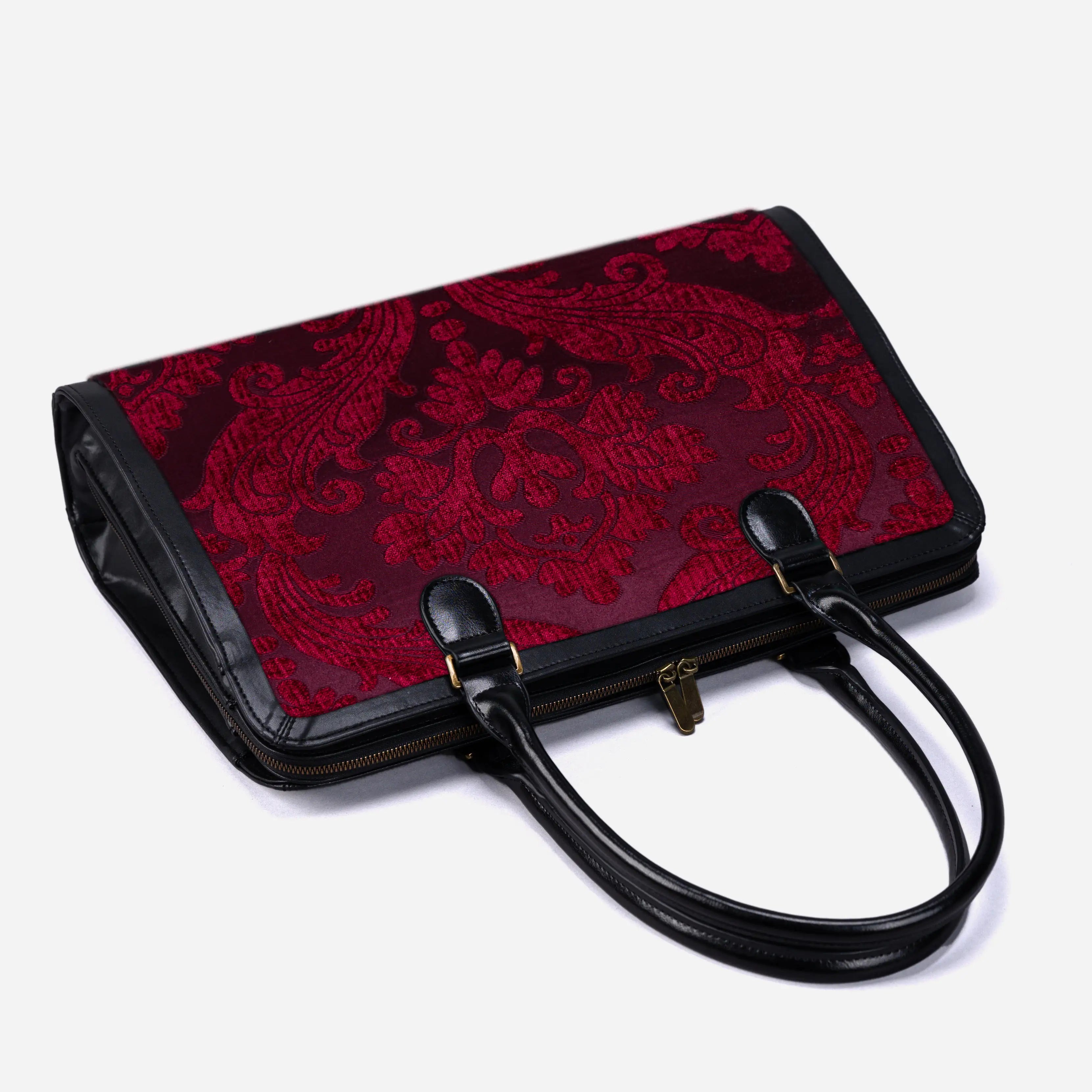 Queen Wine Business Tote of America  lay flat