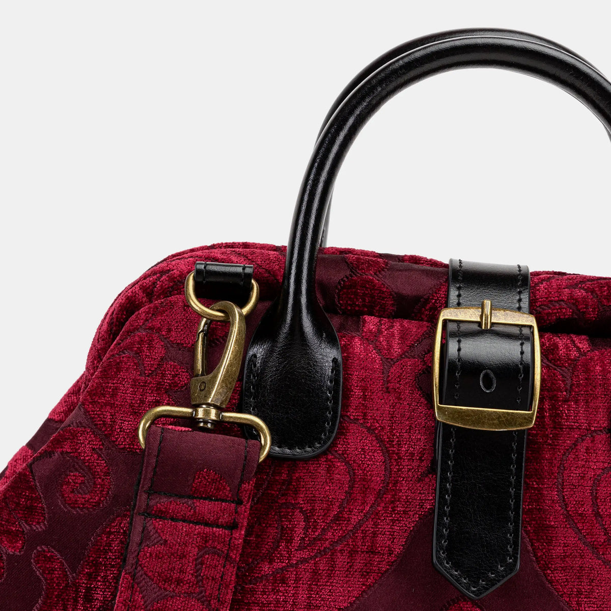 Queen Wine Carpet Laptop Backpack Carpetbag of America detail
