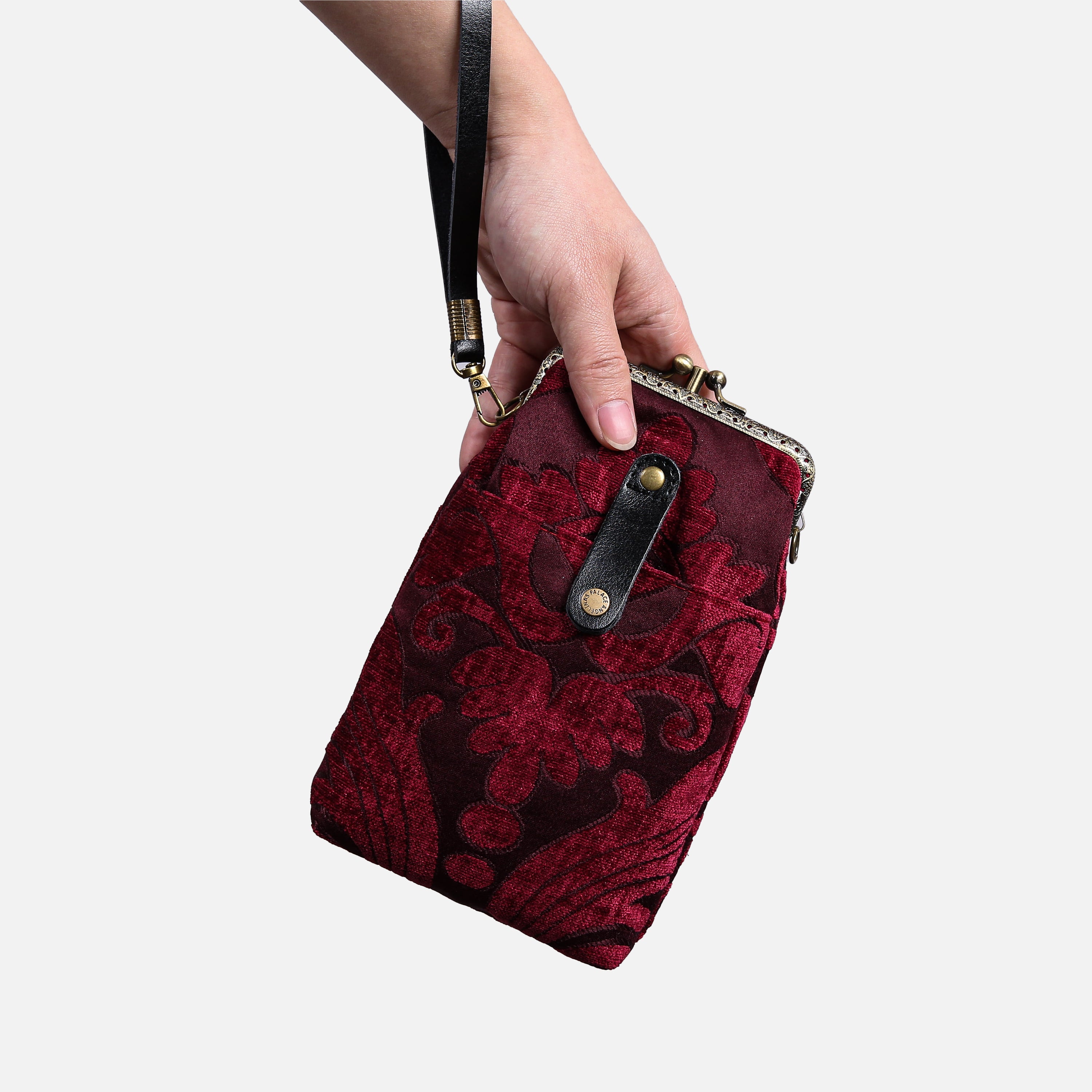 Queen Wine Carpet Phone Case Carpetbag of America main