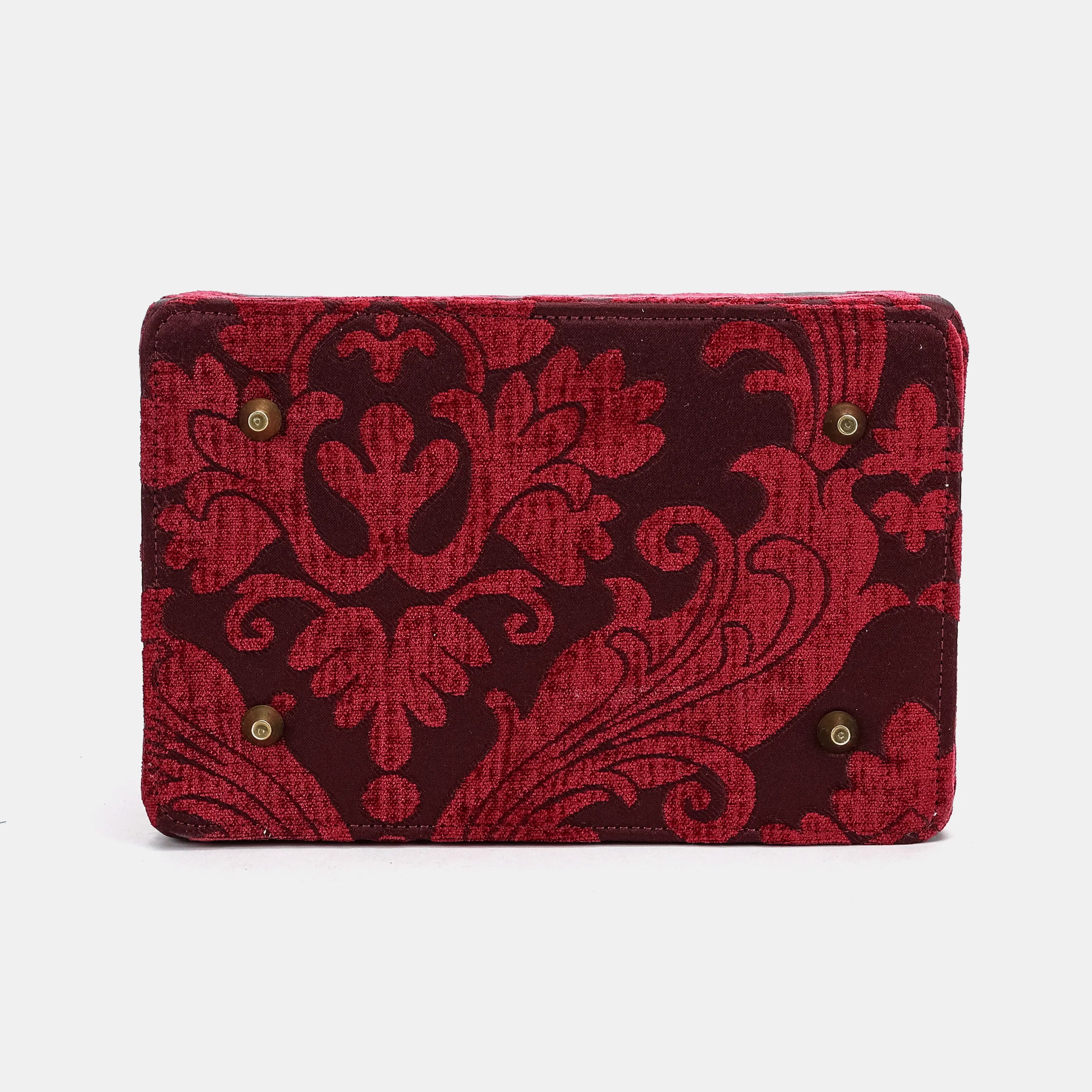 Queen Wine Vivienne Carpet Purse Gladstone Bag of America bottom