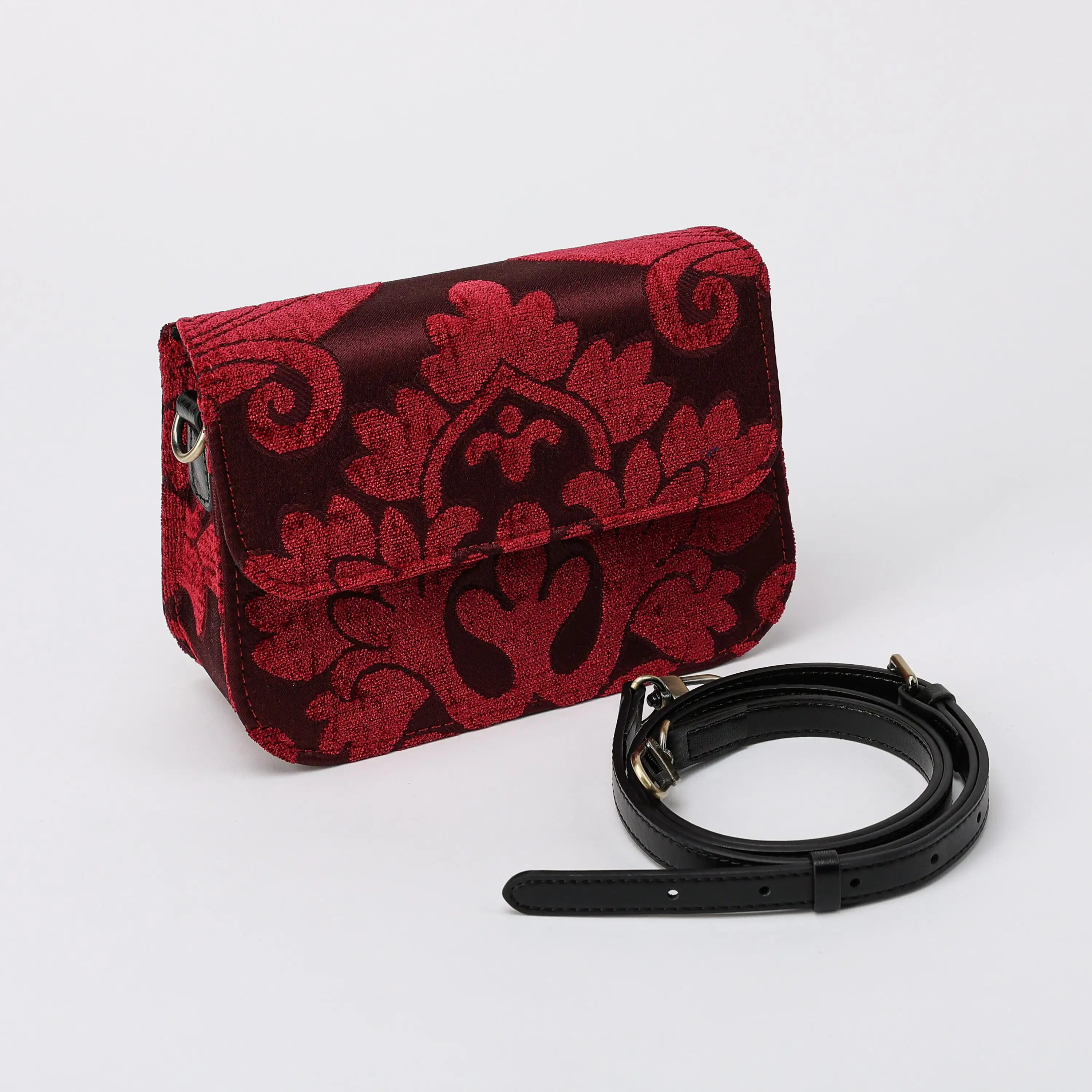 Queen Wine Flap Crossbody Bag carpet bag of America with shoulder strap