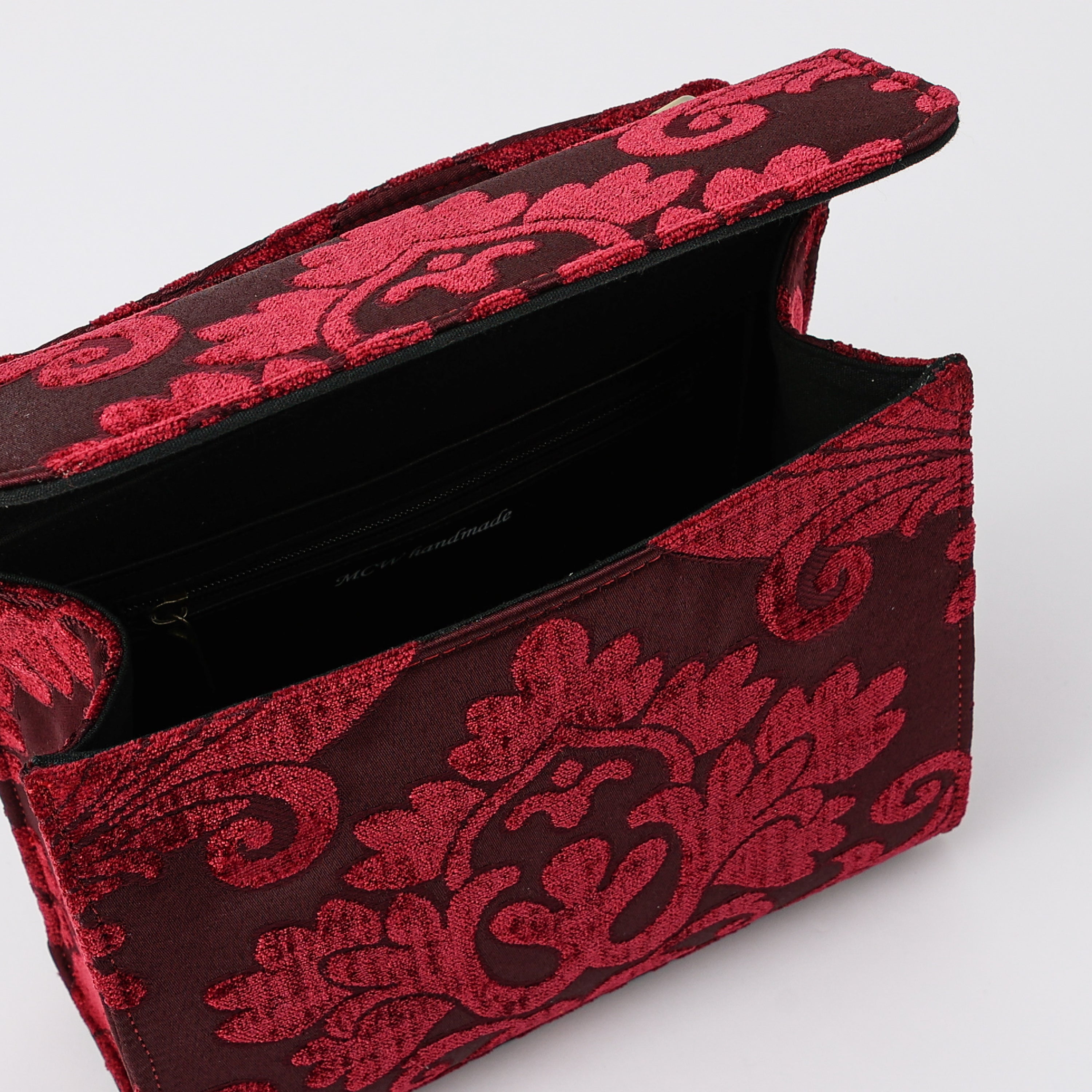 Queen Wine Flap Satchel Carpetbag of America opening