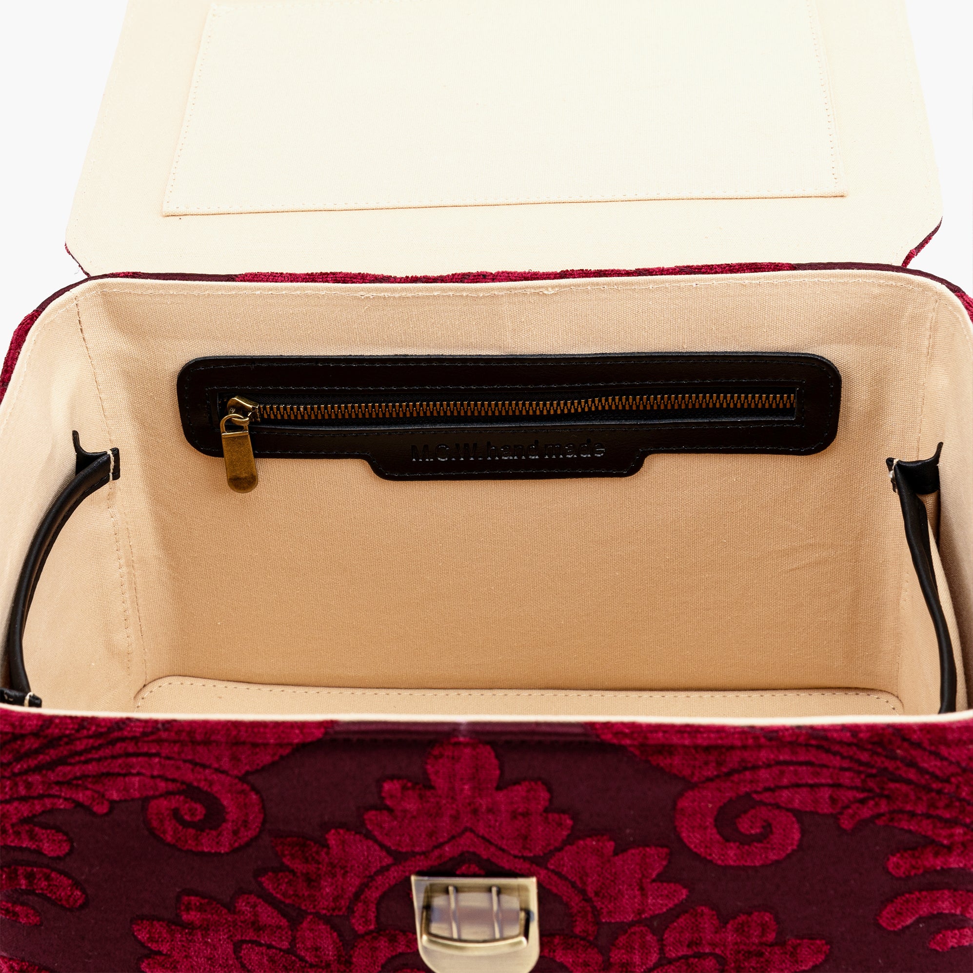 Queen Wine Josephine Large Train Case open