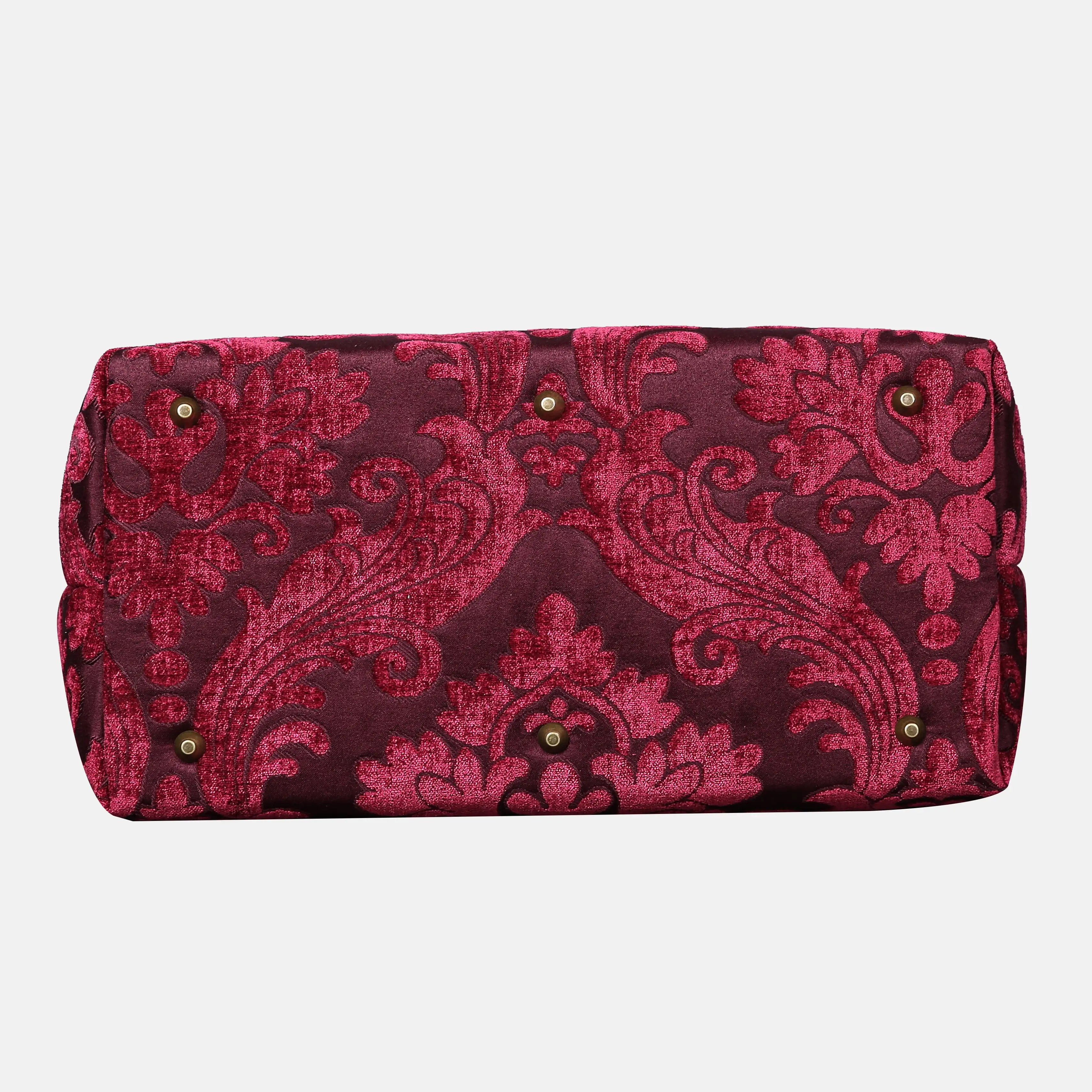 Queen Wine Mary Poppins Weekender Carpetbag of America bottom