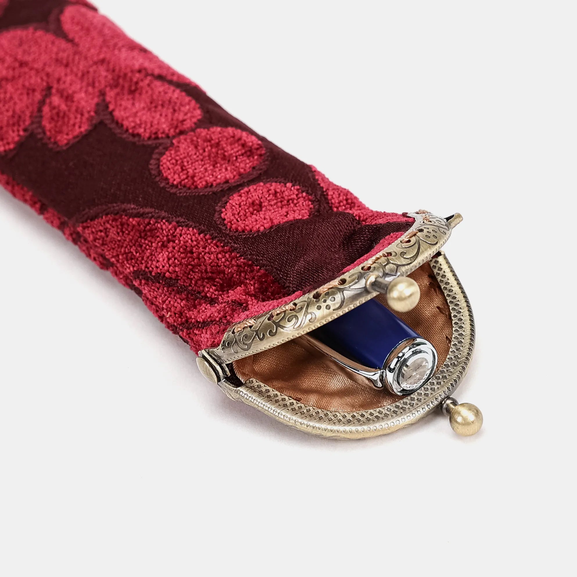 Queen Wine Solo Pen Case Carpetbag of America open
