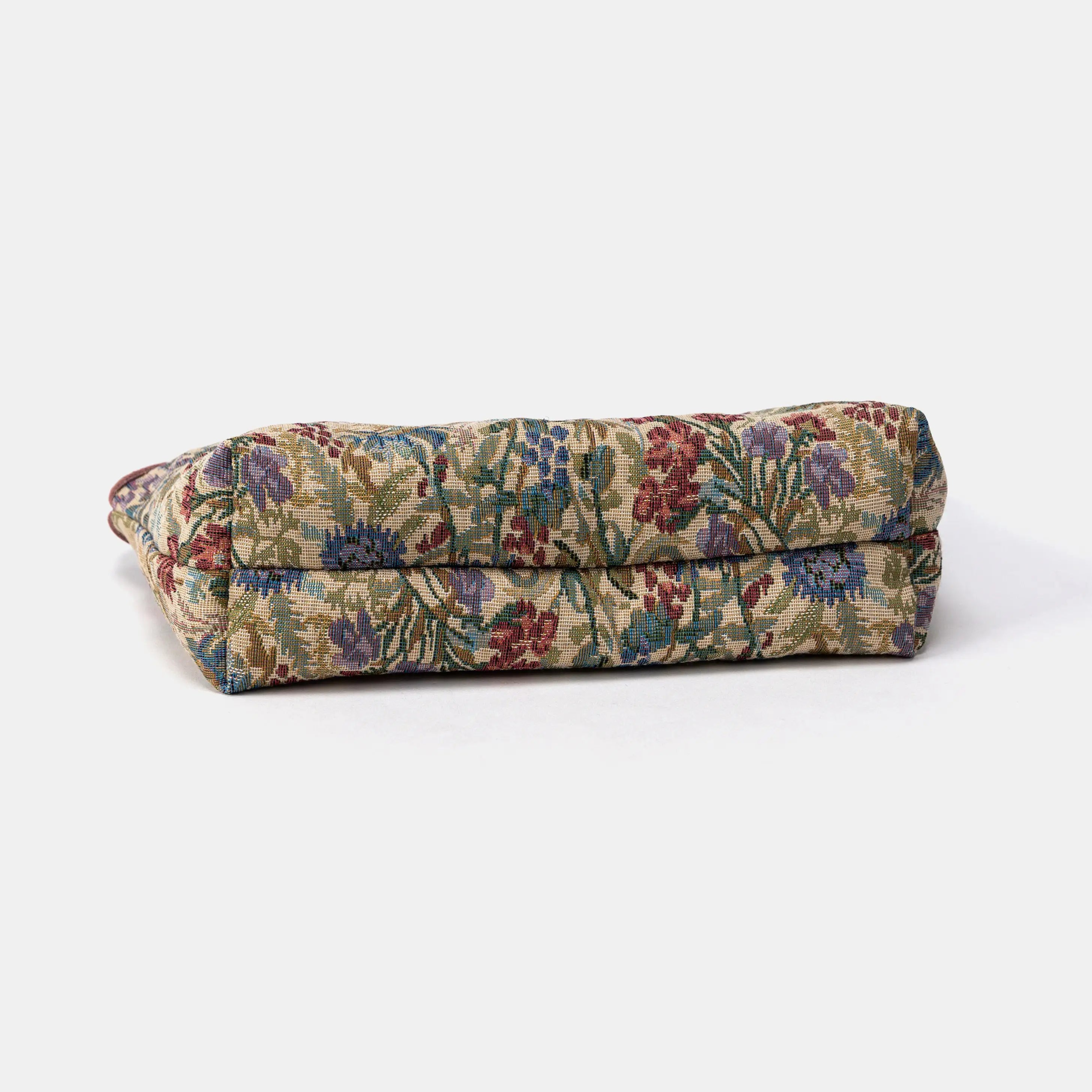 Spring Valley Mint Carpet Makeup Bag Carpetbag of America Bottom