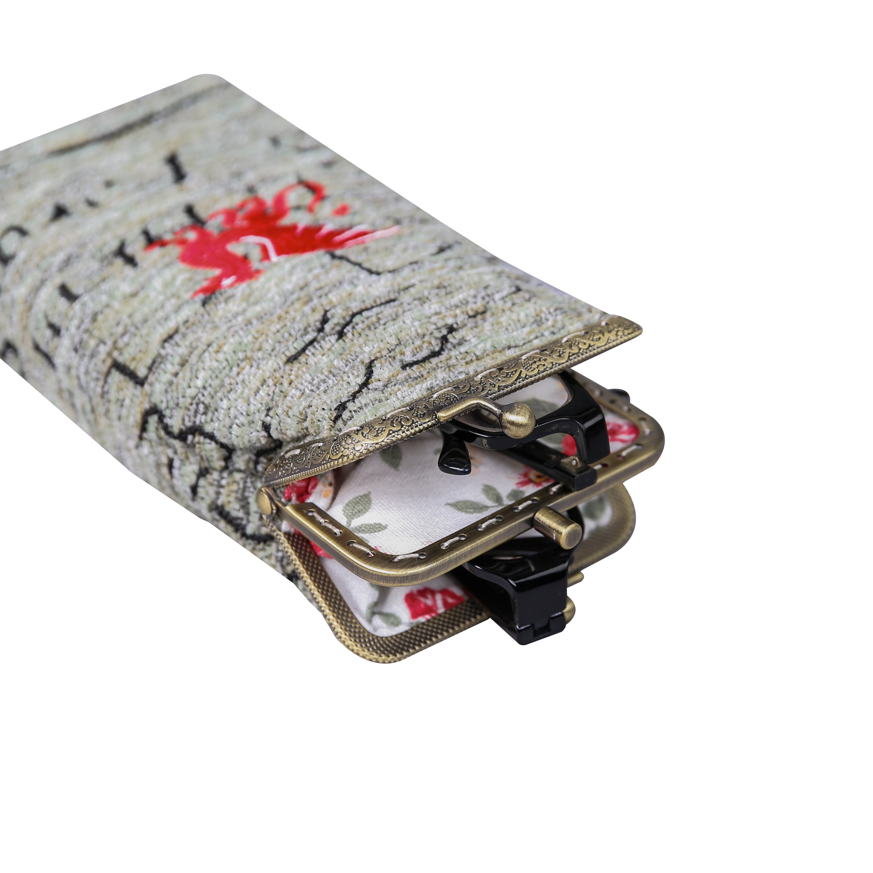 Here Be Dragons Carpet Eyeglasses Case Carpetbag of America opening