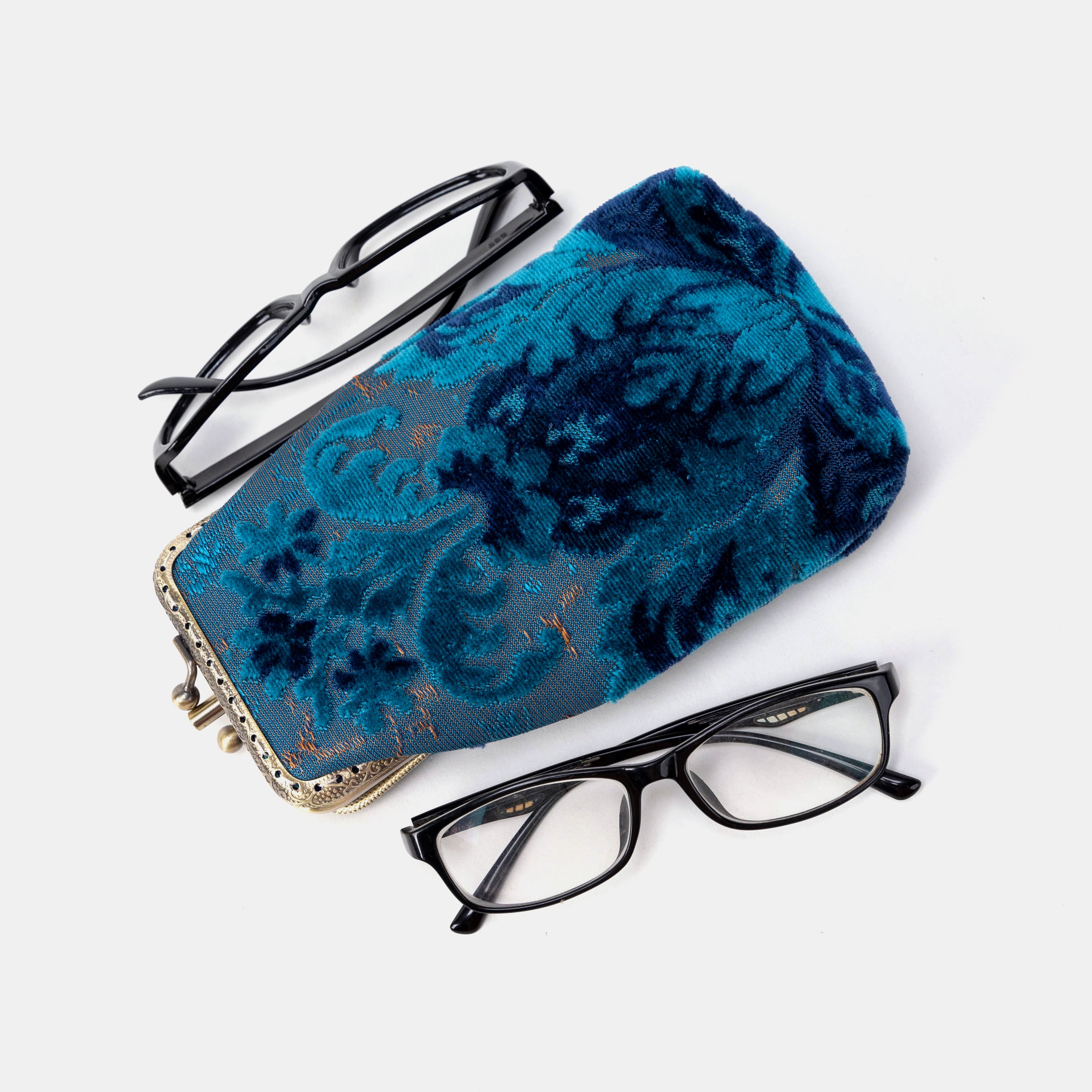 Burnout Velvet Revival Aqua Carpet Eyeglasses Case with 2 glasses