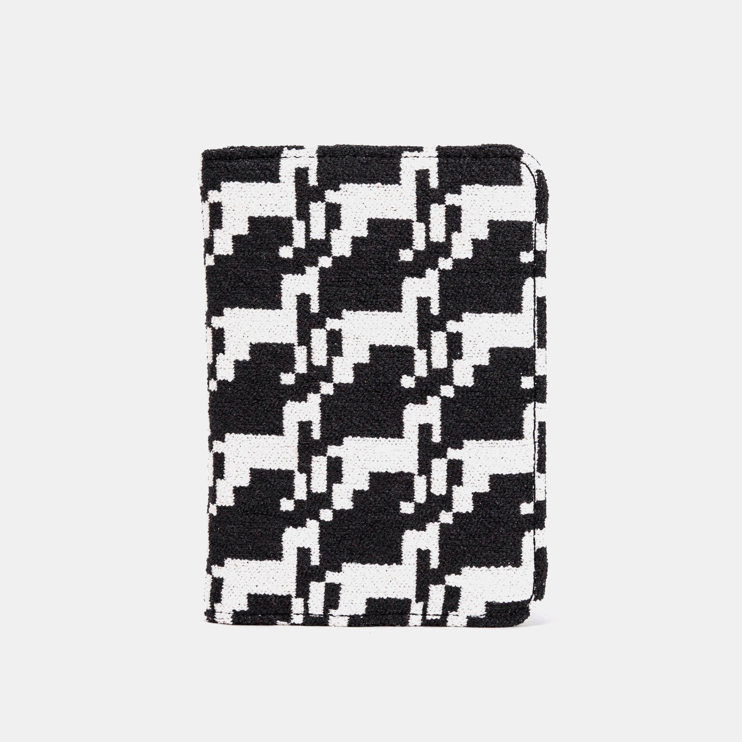 Houndstooth Passport Cover Carpetbag of America main