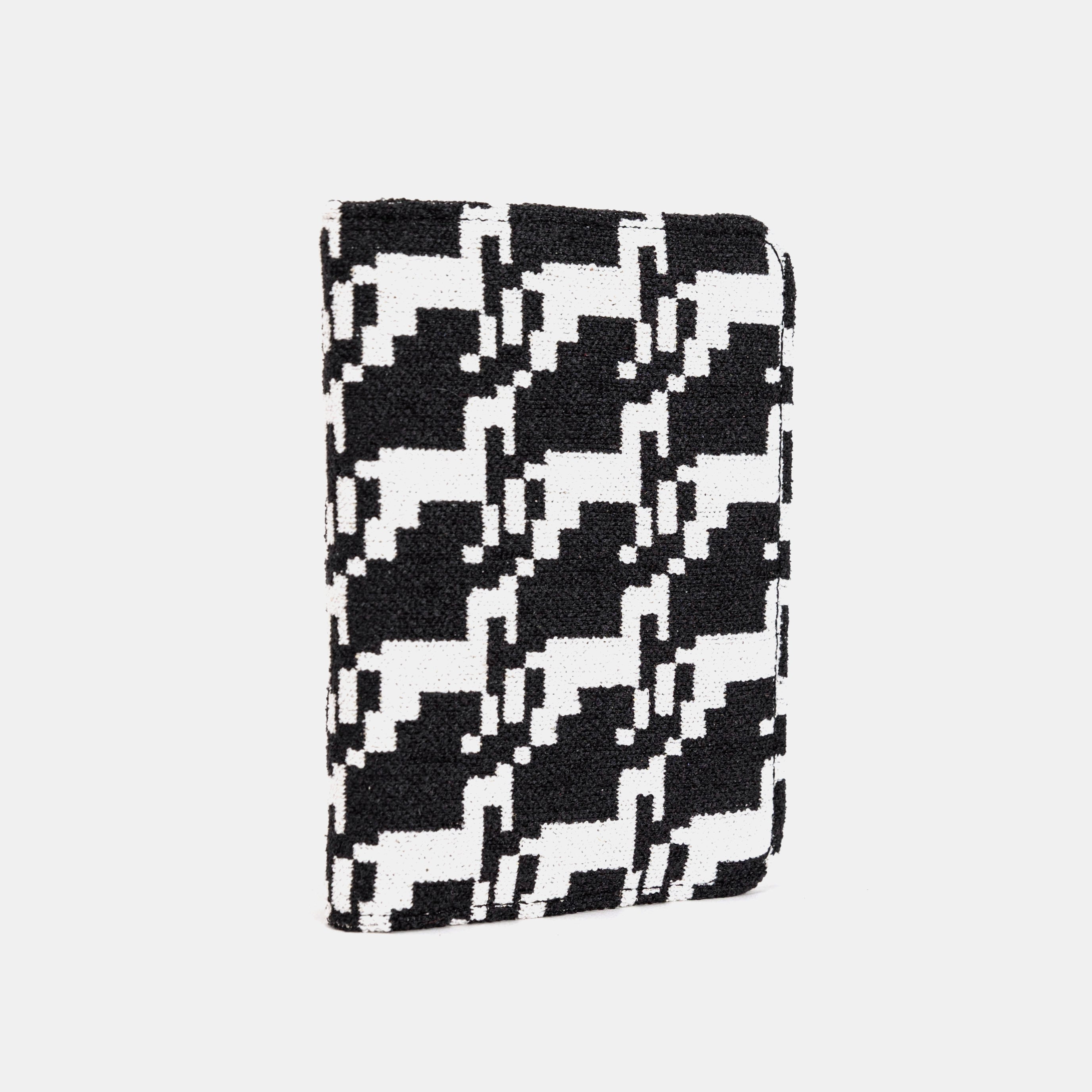 Houndstooth Passport Cover Carpetbag of America side