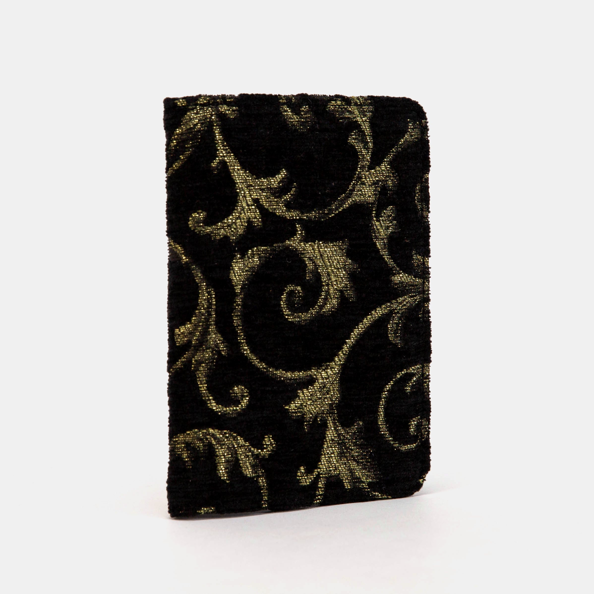 Vintage Scroll Black/Green Passport Cover front