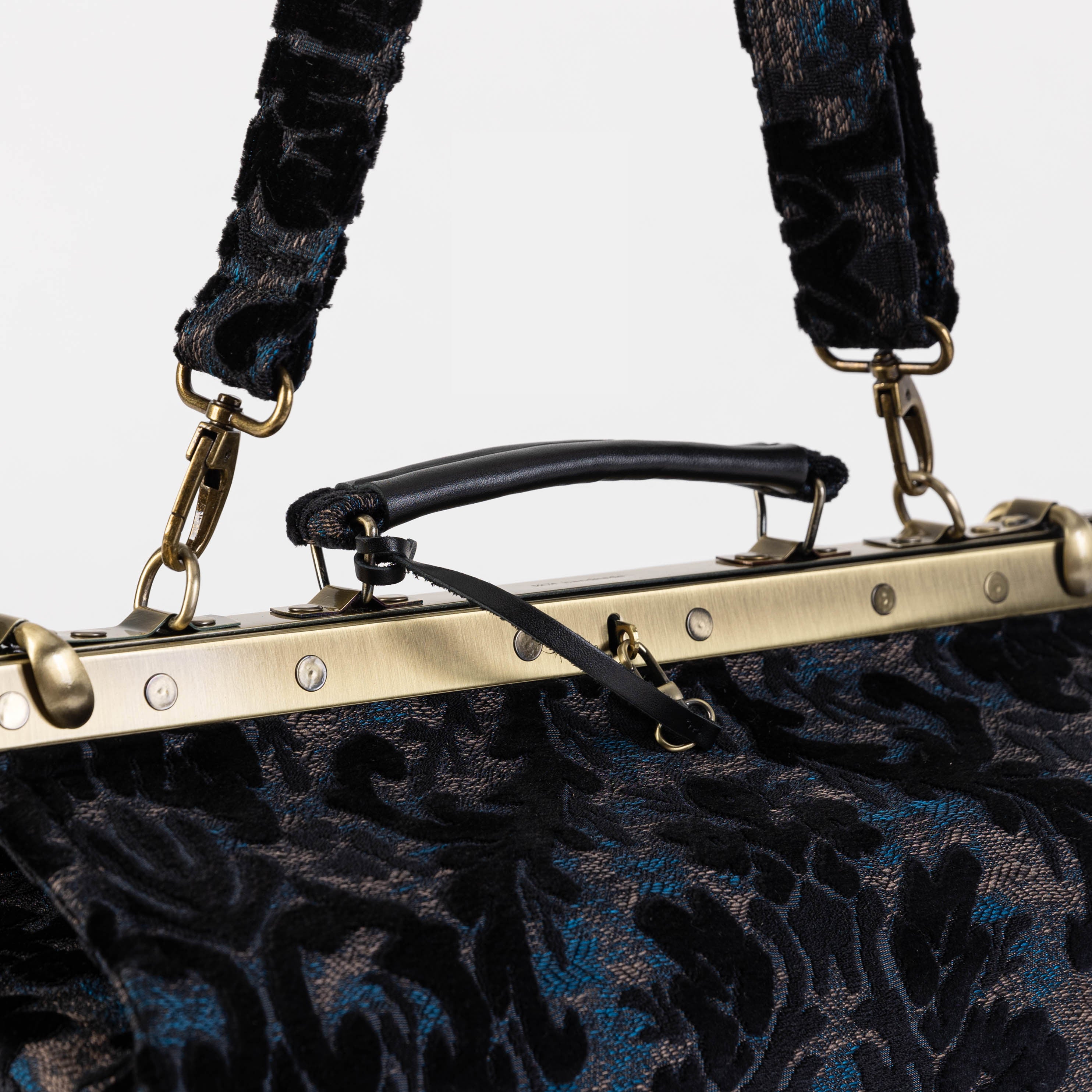 Gladstone Bag Carpet Doctor Bag Victorian Weekender Bag Shoulder Frame Bag Genevieve Burnout Velvet Black Carpetbagger Carpetbag of America handle