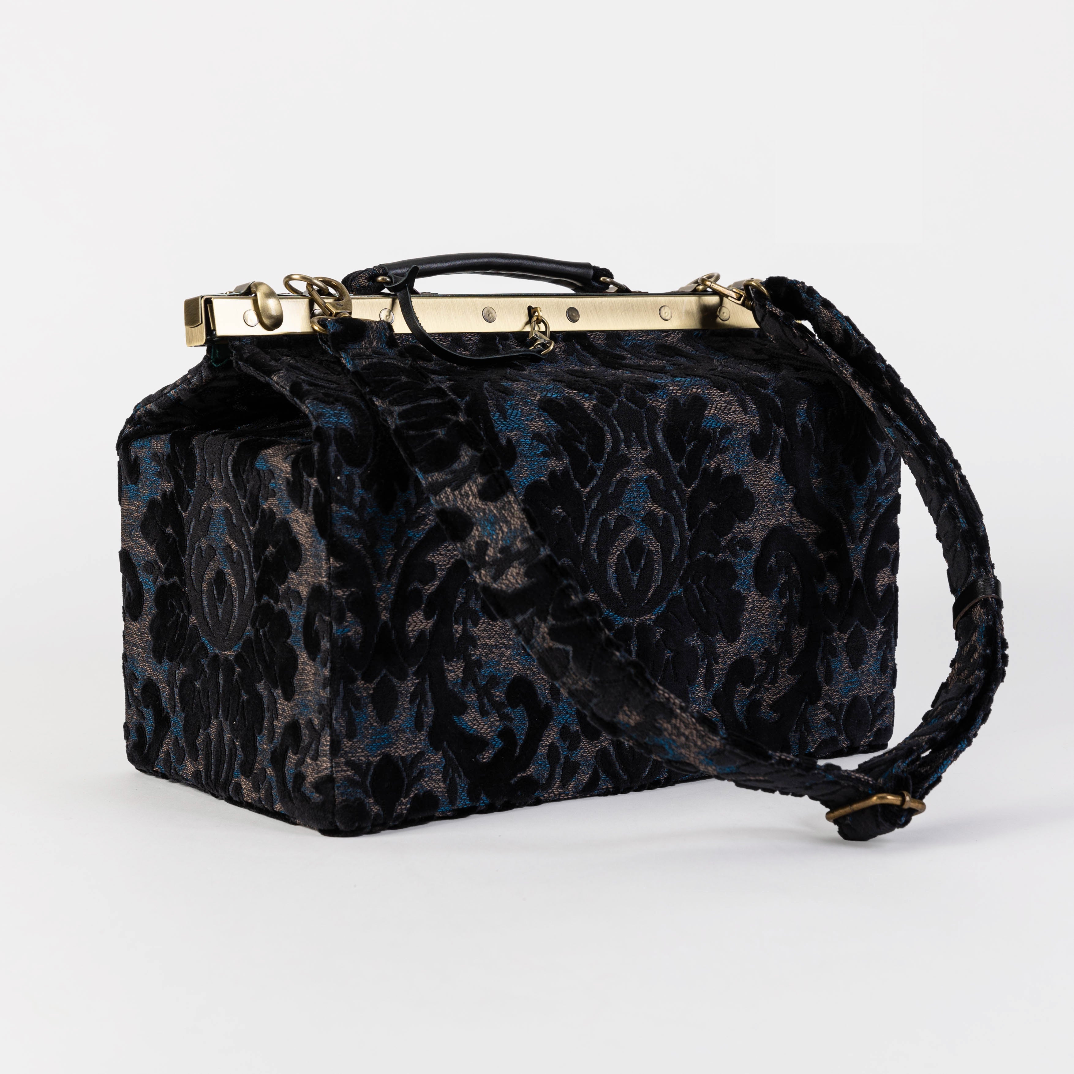 Gladstone Bag Carpet Doctor Bag Victorian Weekender Bag Shoulder Frame Bag Genevieve Burnout Velvet Black Carpetbagger Carpetbag of America with shoulder strap