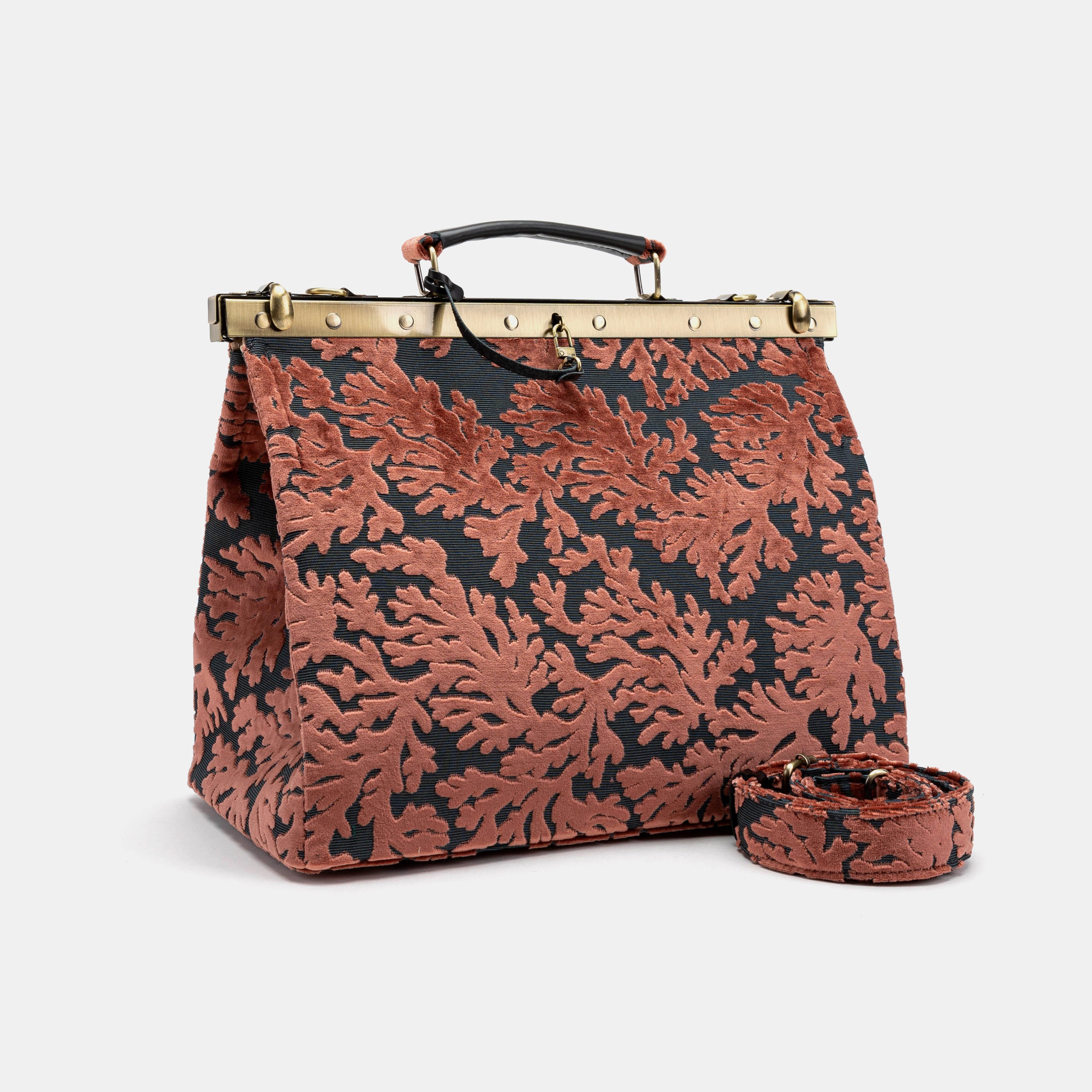 Gladstone Bag Carpet Doctor Bag Victorian Weekender Bag Shoulder Frame Bag Celine Burnout Velvet St Tropez Scuba Coral Carpetbagger Carpetbag of America main