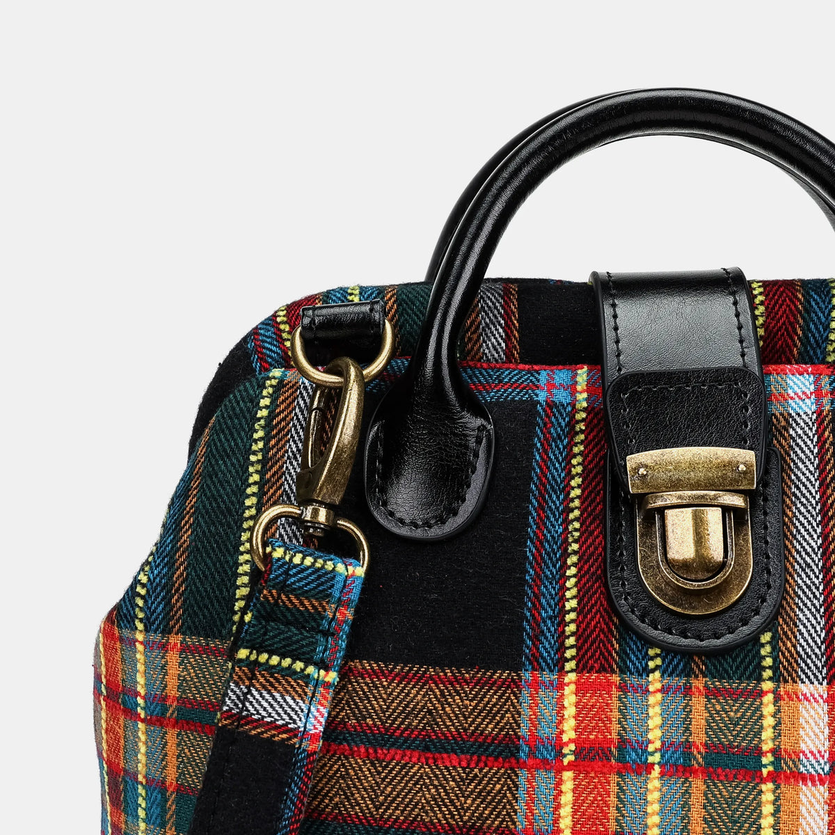 Tartan Stewart Black Everyday Backpack Carpetbag of America details