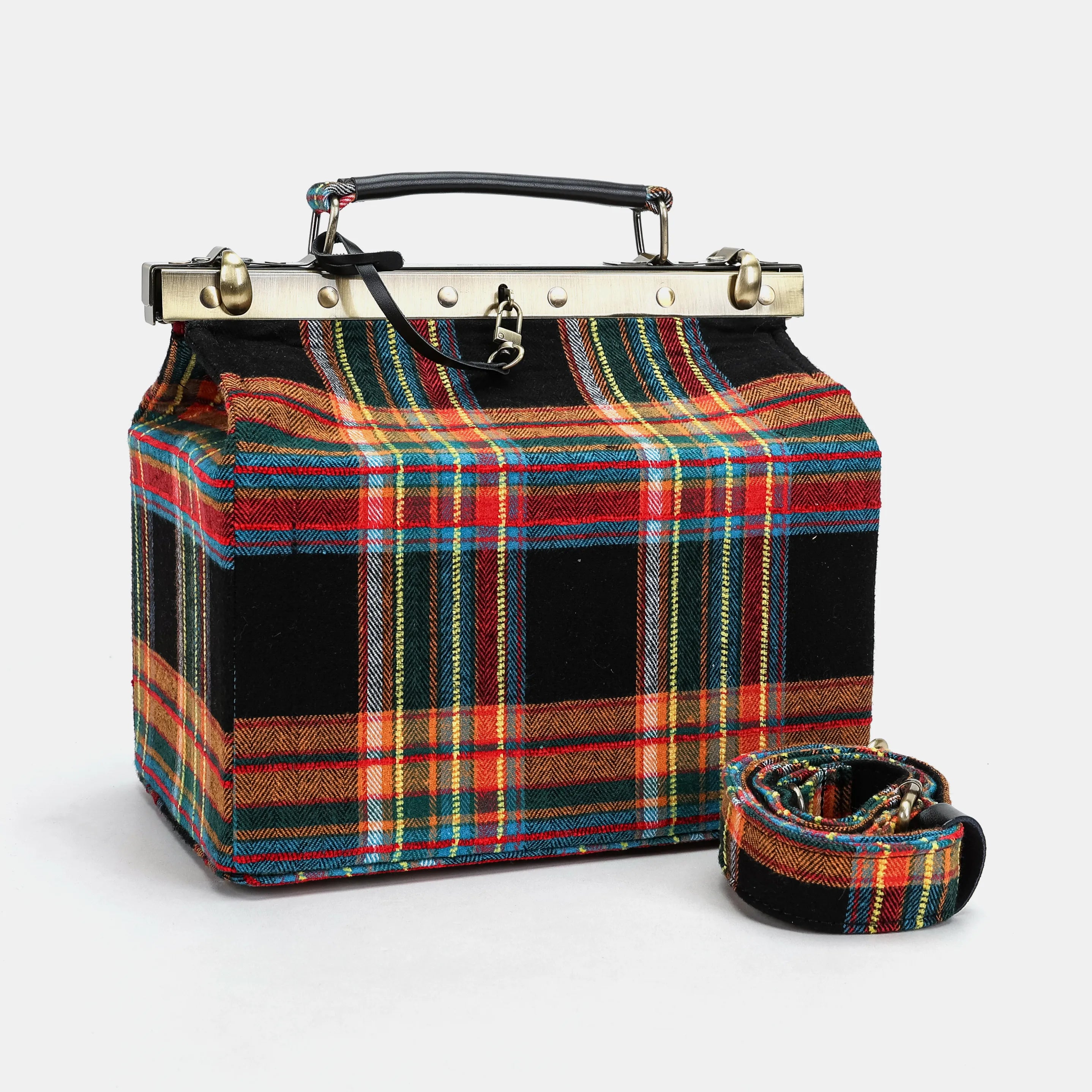 Tartan Stewart Black Vivienne Carpet Purse Gladstone Bag of America with shoulder strap