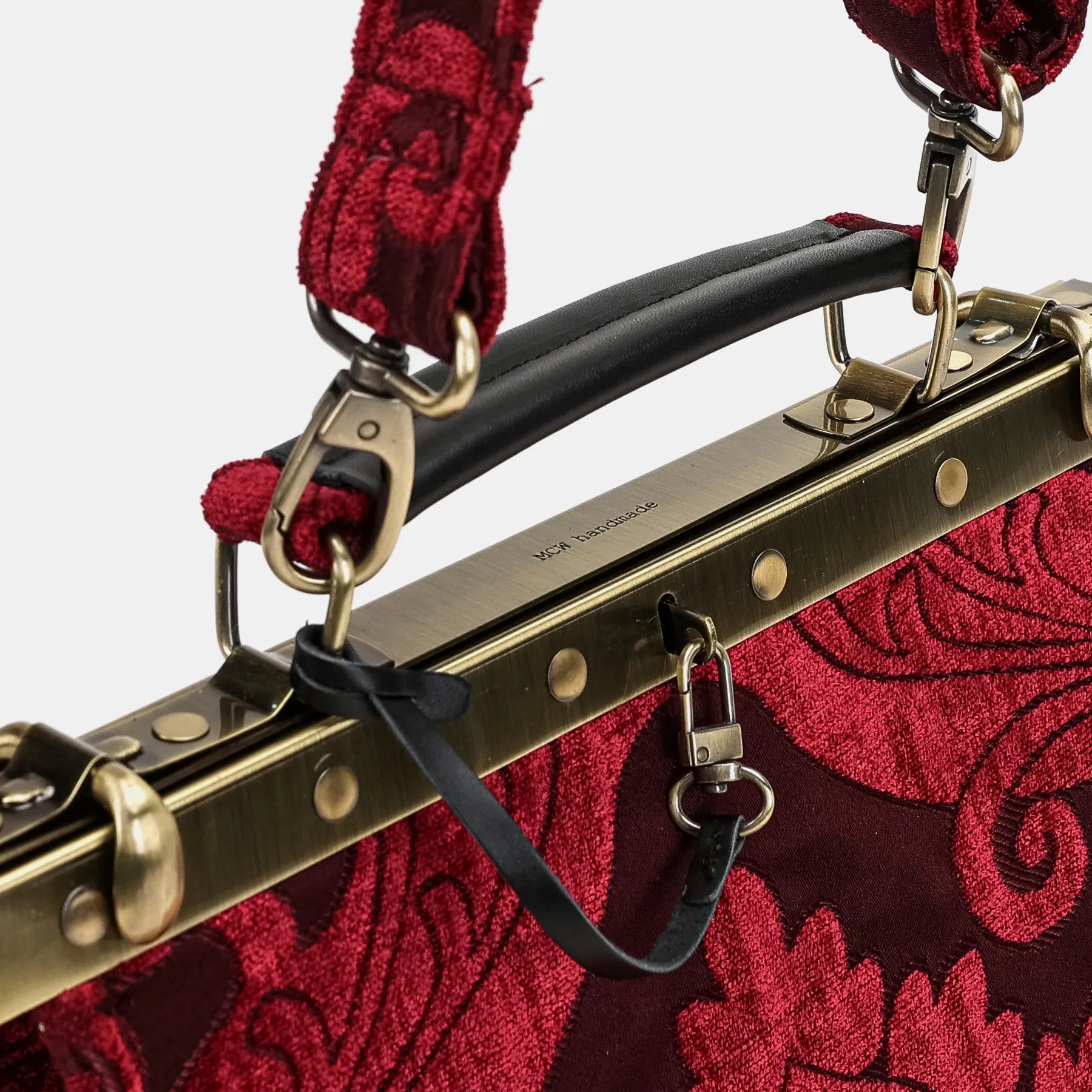 Queen Wine Cecile Carpet Purse Gladstone Bag of America handle