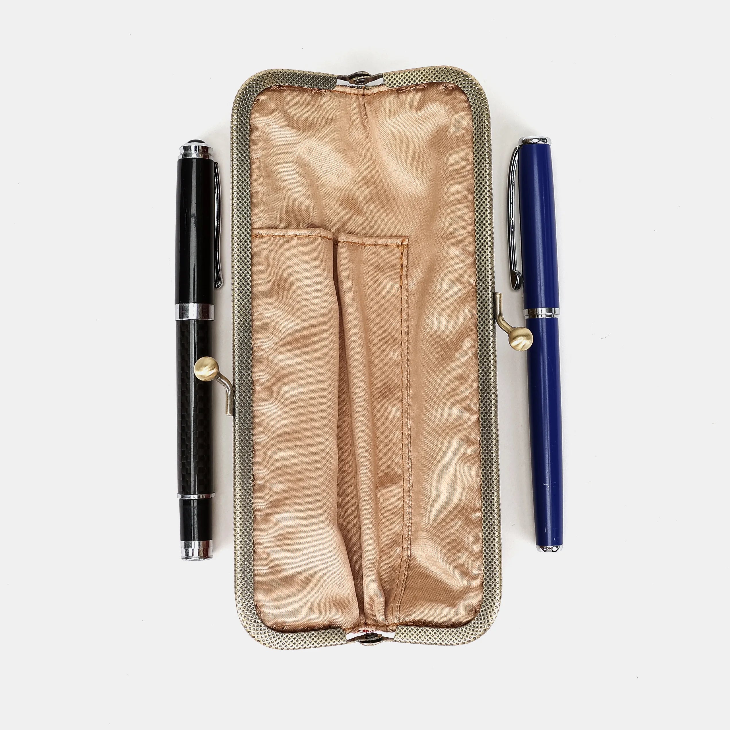 Rose Bush Duo Pen Case Carpetbag of America inside