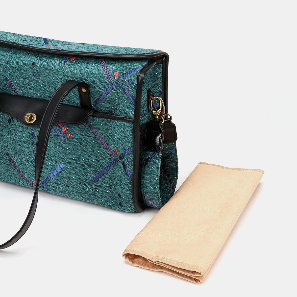 PDX Portland Airport Vintage Carpet Diaper Bag Carpetbag of America changing mat