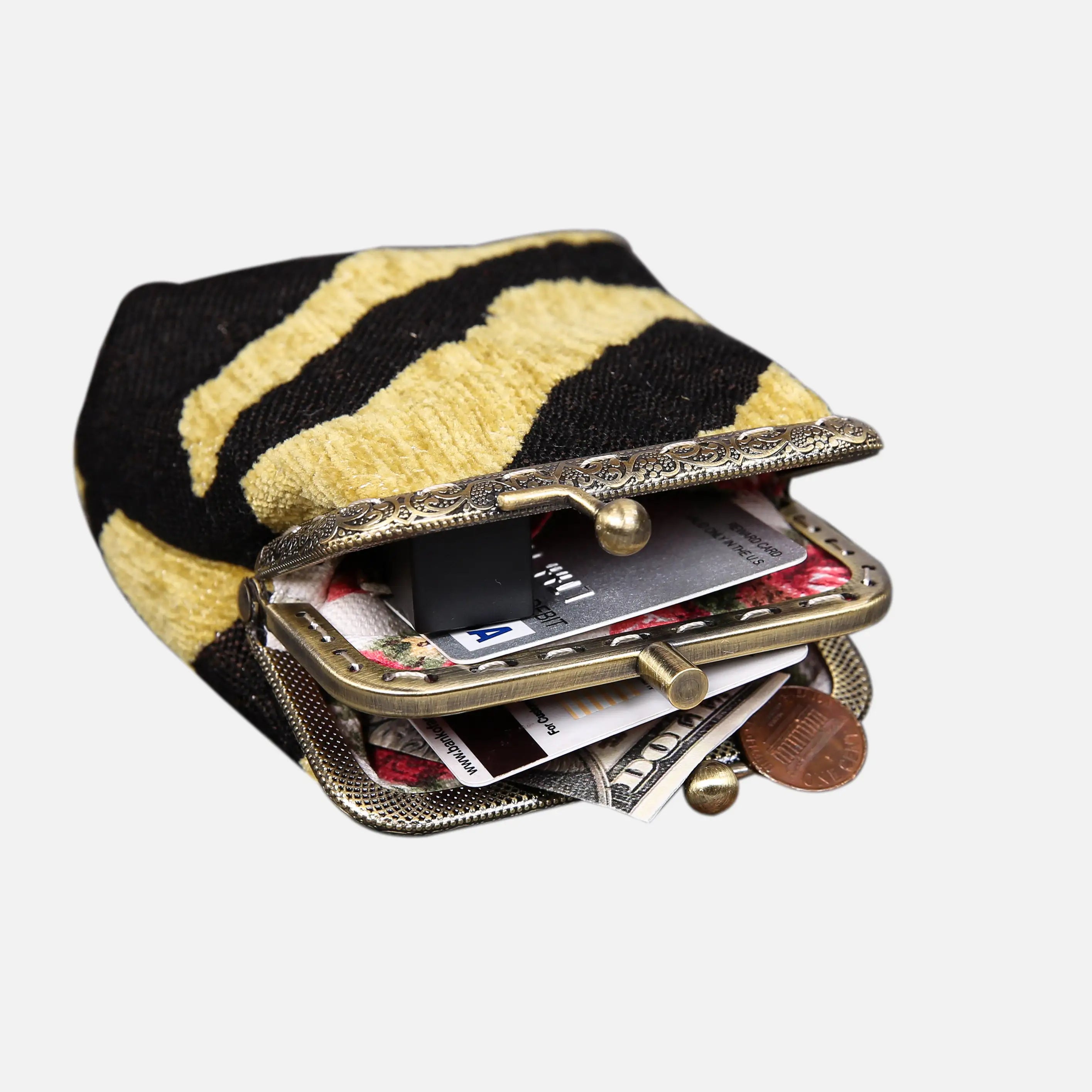 Tiger Stripes Double Kiss Clasp Coin Purse of America in use-3