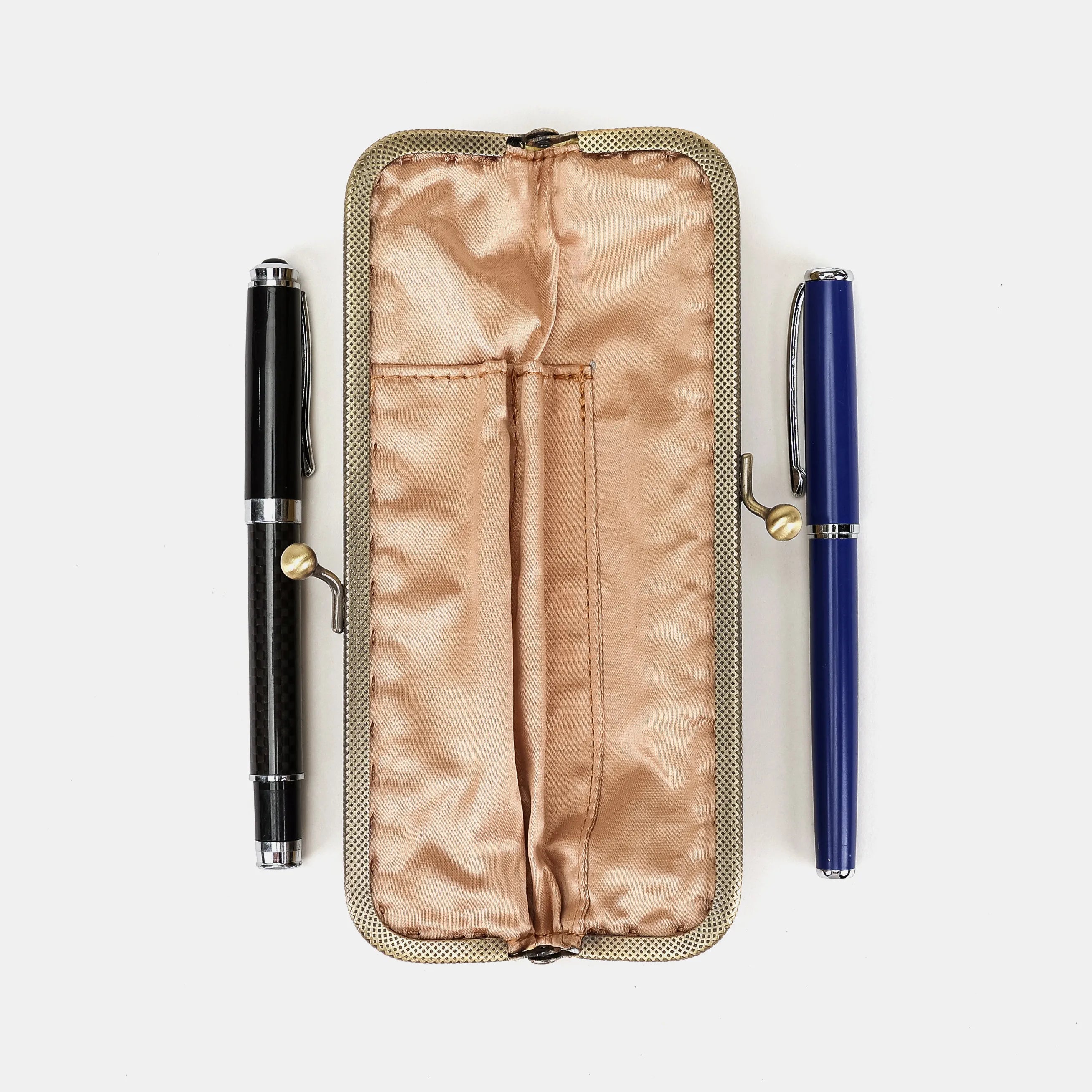 Tiger Stripe Duo Pen Case Carpetbag of America open