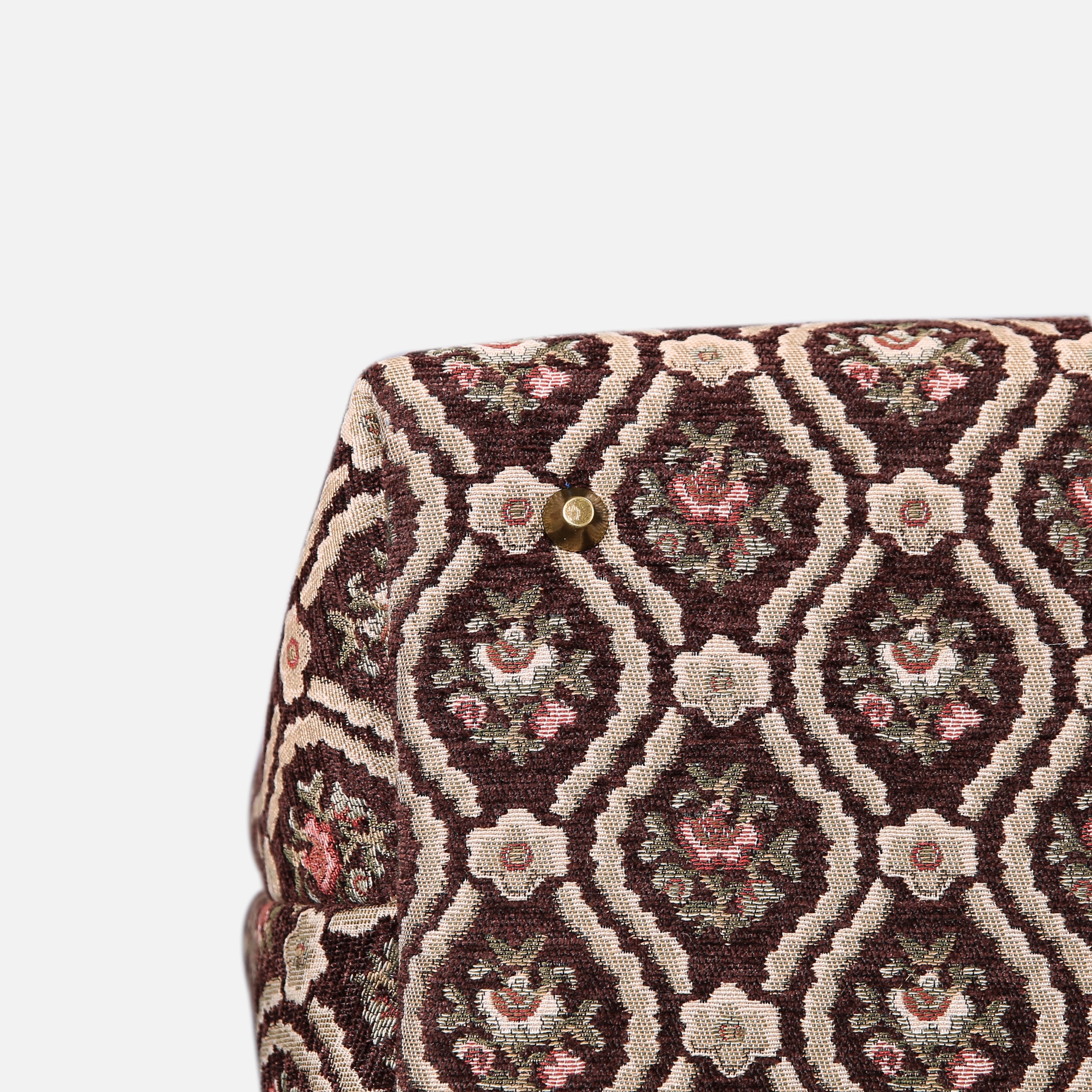 Traditional Brown Large Carpetbag  of America  bottom details