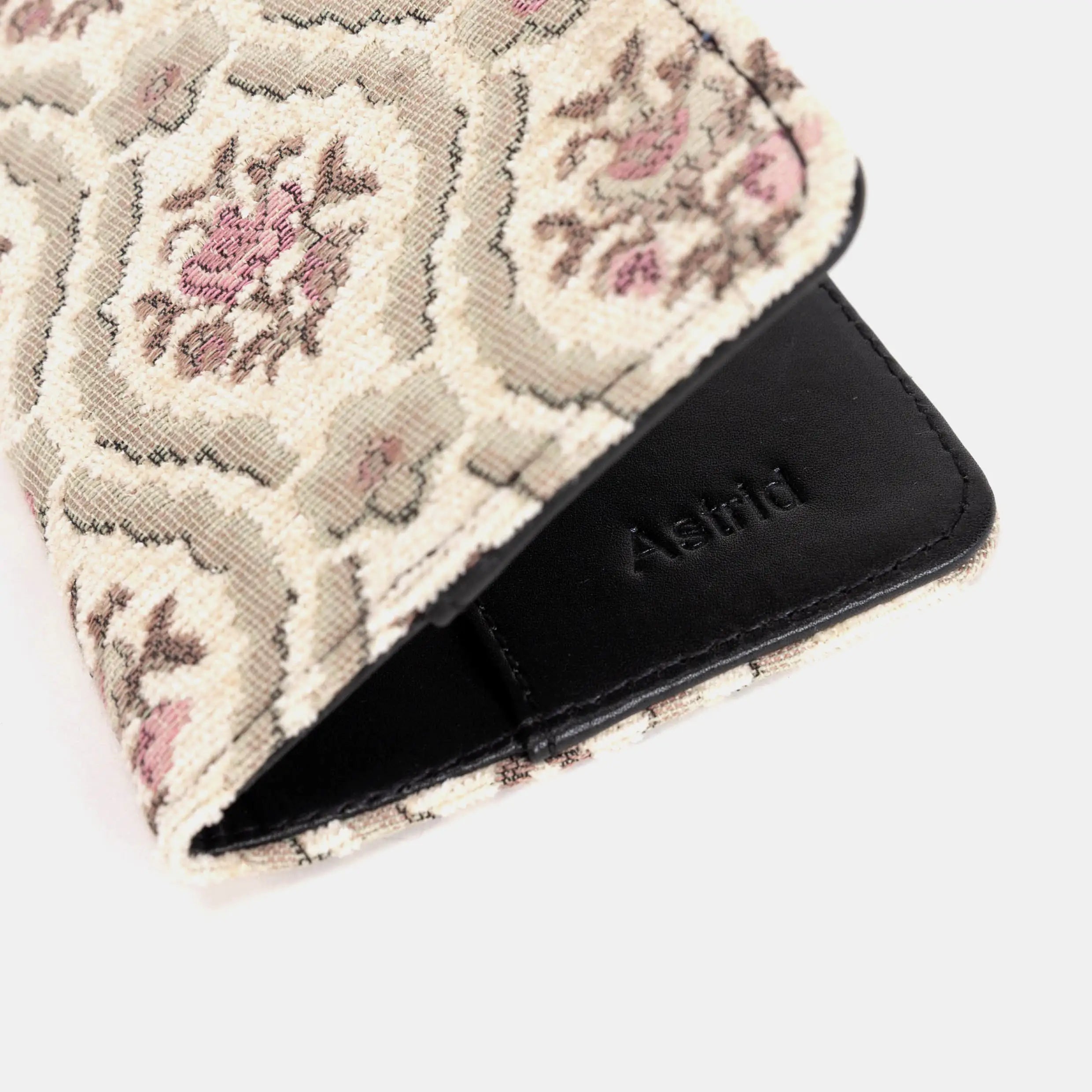 Traditional Cream Checkbook Cover of America bottom