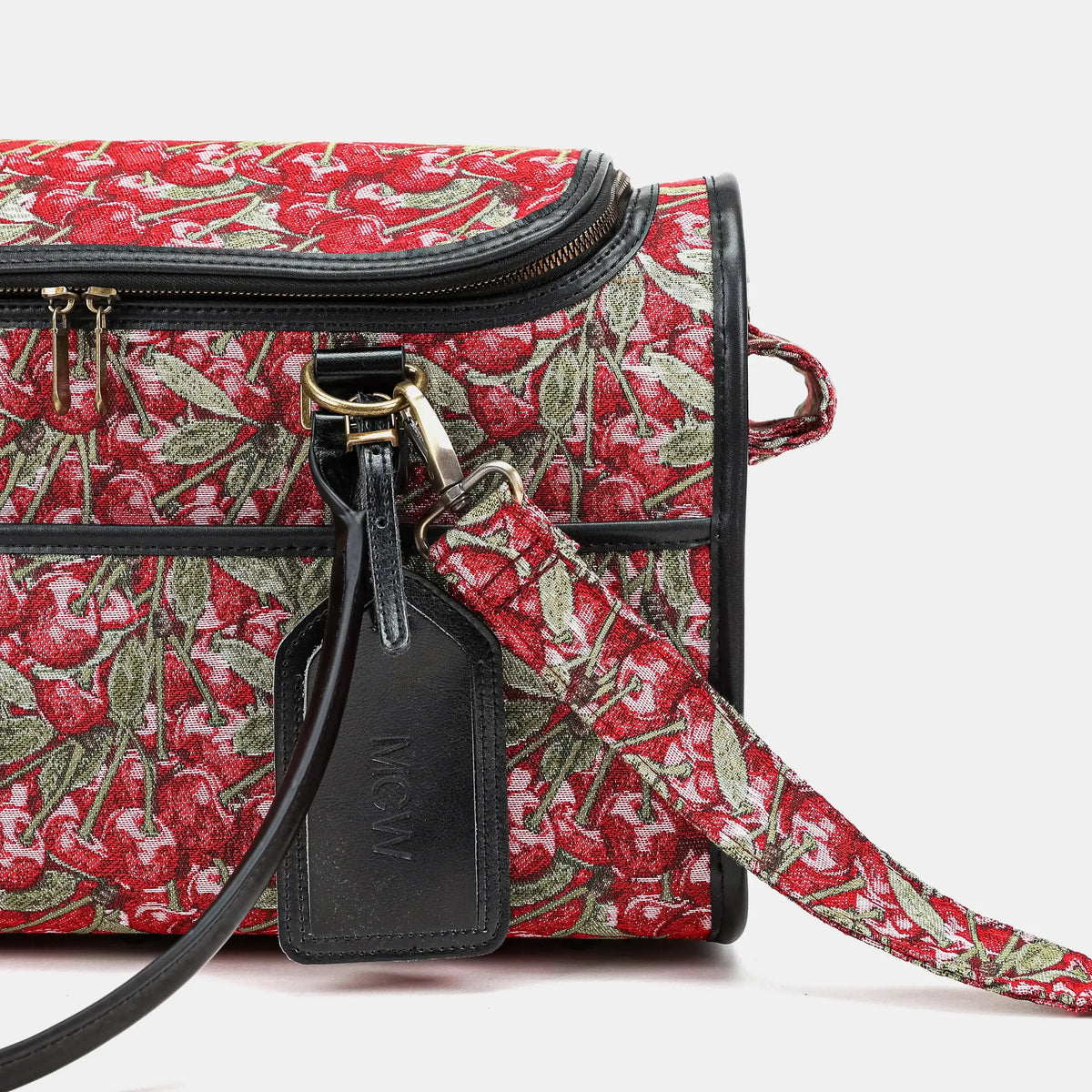 Travel Dog Carrier Bag Cherry Cascade of America details