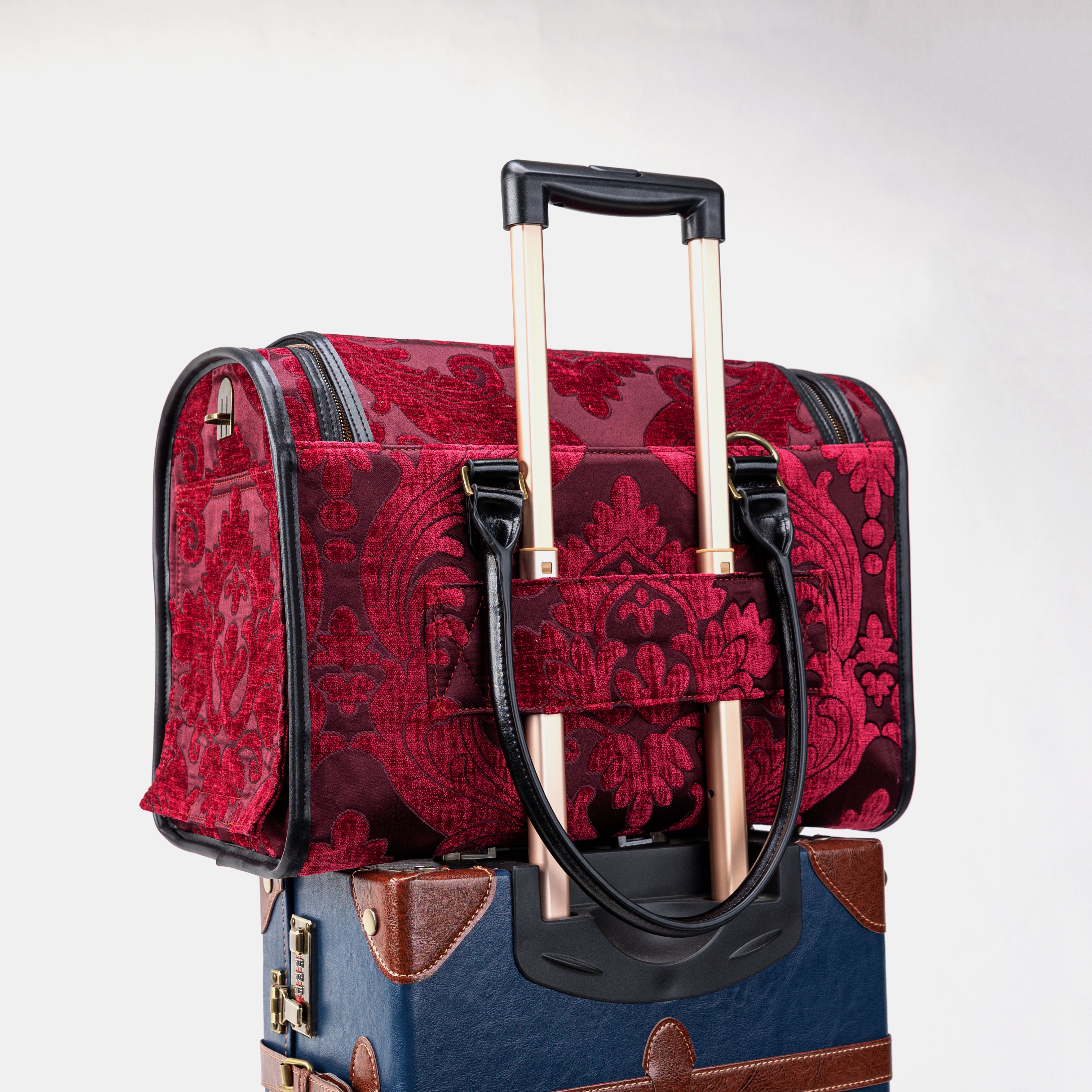 Travel Dog Carrier Bag Queen Wine of America  with Luggage Holder