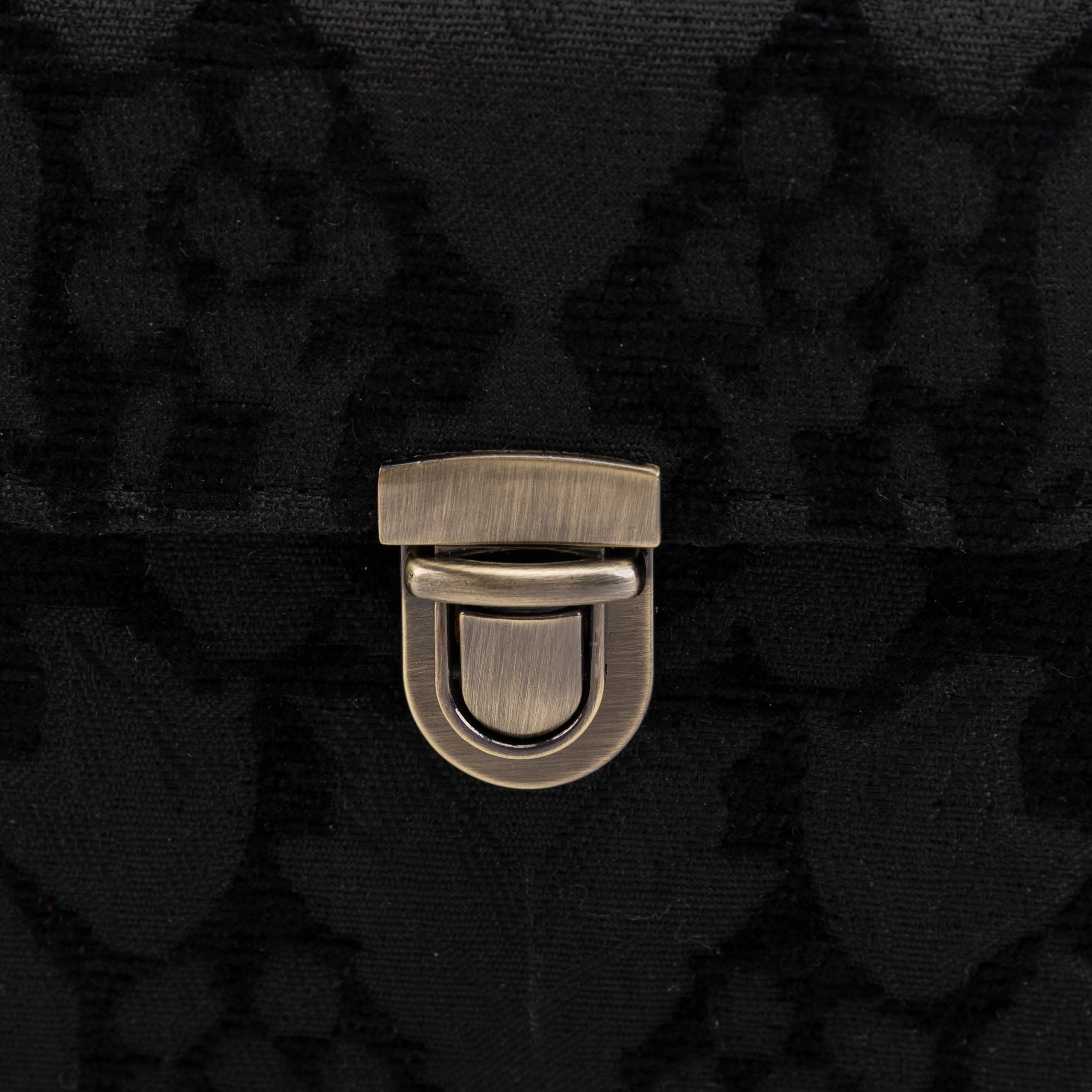 Victorian Blossom Black/Black Emma Small Train Case of America tuck lock
