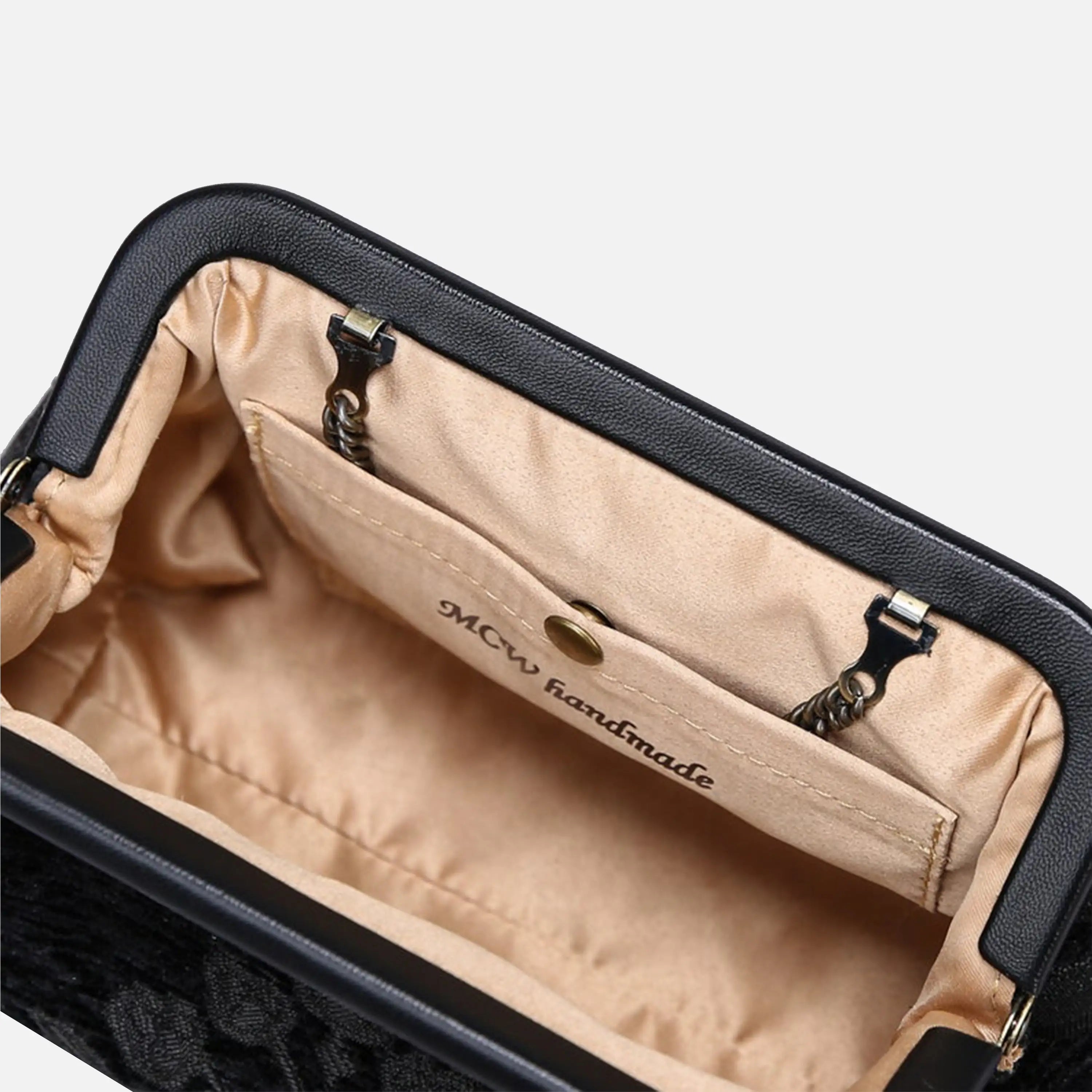 Victorian Blossom blk/blk carpet bag of America details