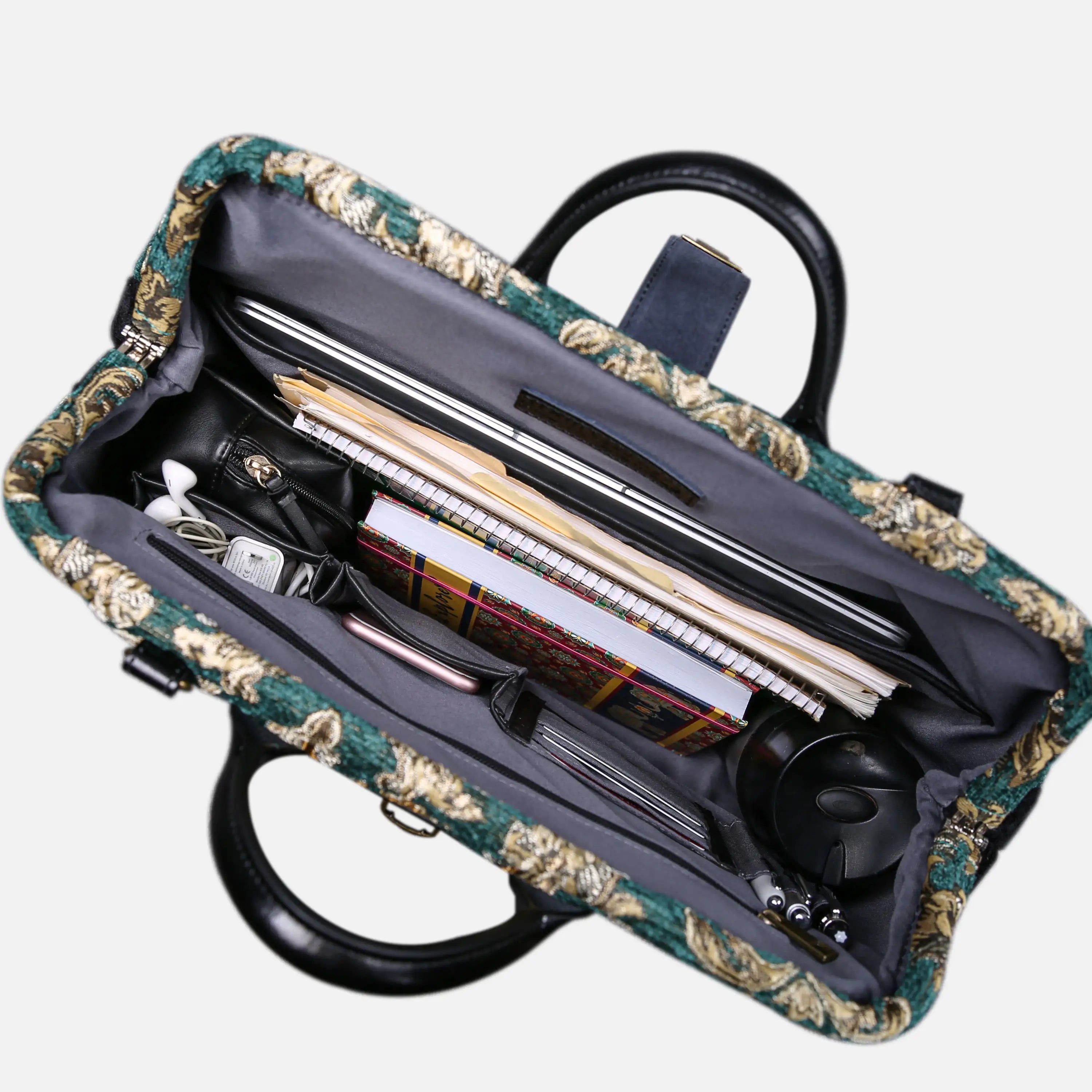 Luxury Damask Blue carpet bag of America in use