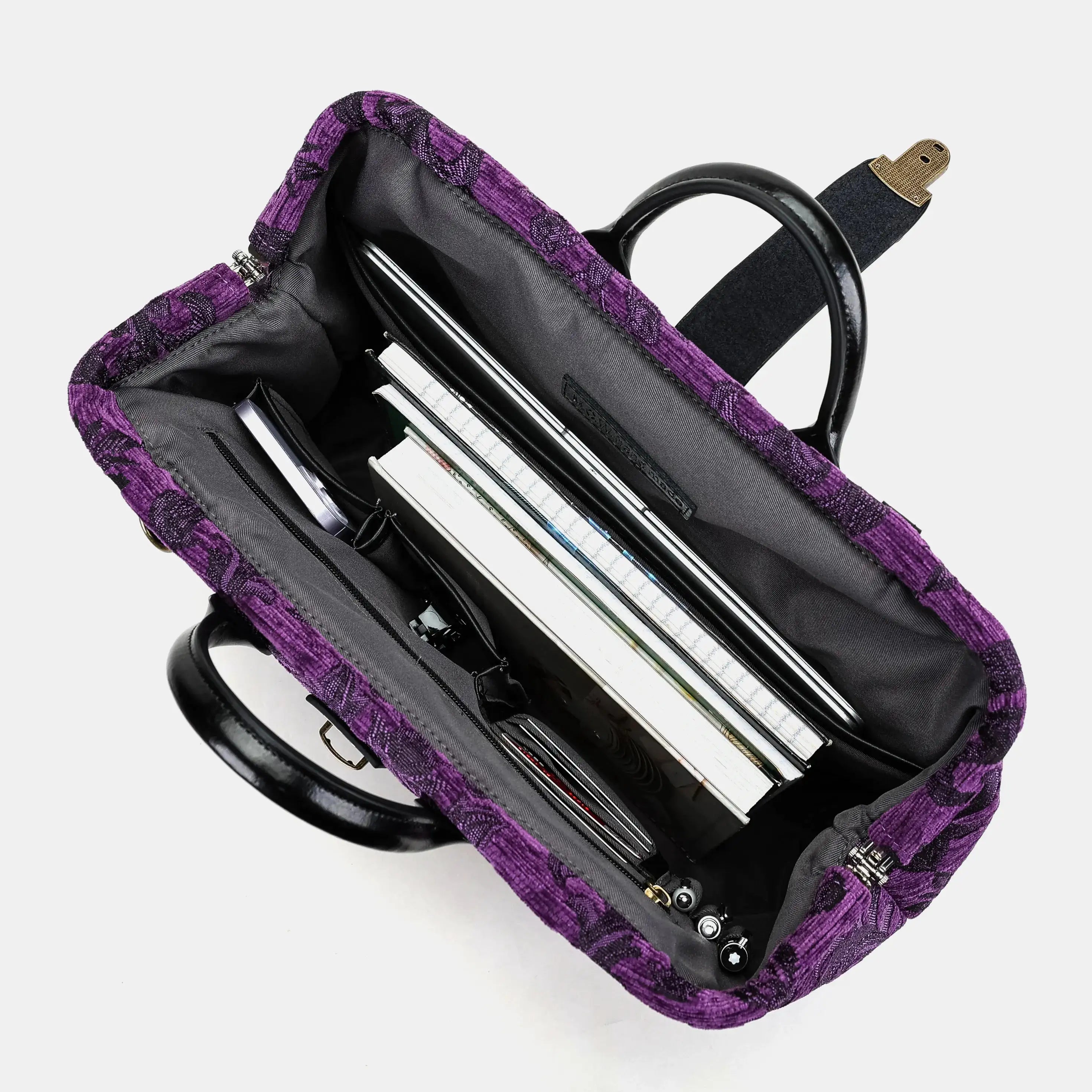 Victorian Blossom Purple Carpetbag of America in use