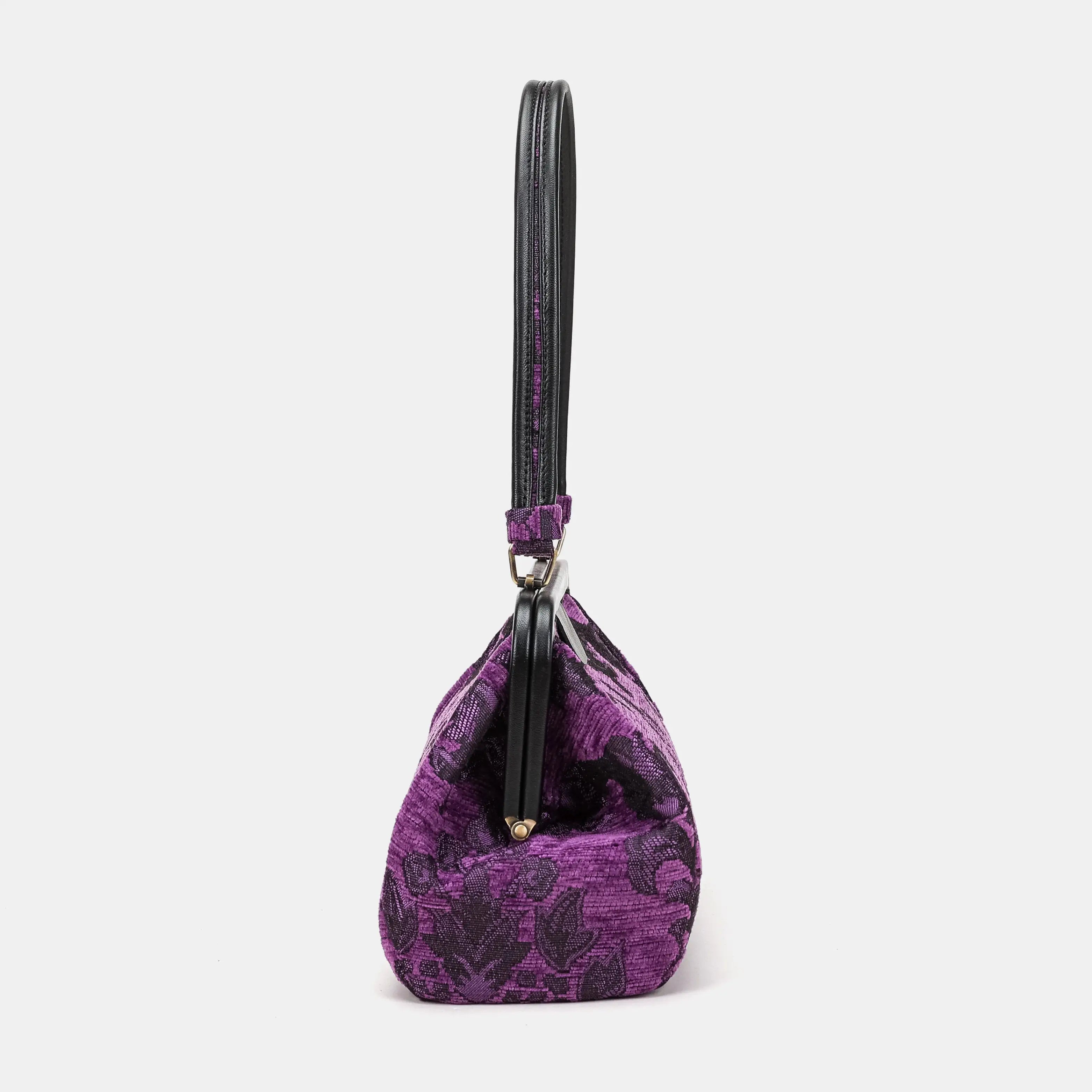 Victorian Blossom purple Shoulder Bag Carpetbag of America side