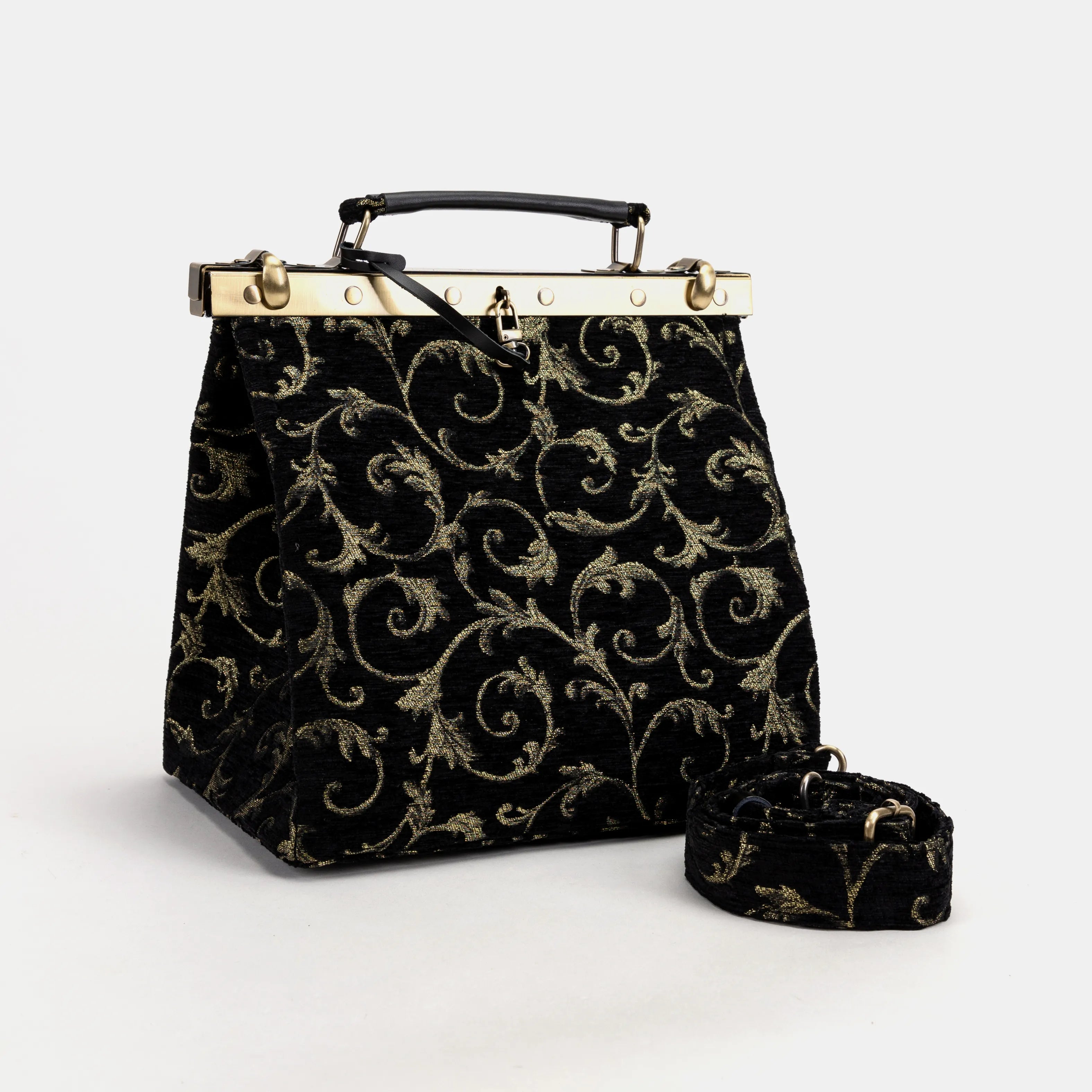 Vintage Scroll Black Green Cecile Carpet Purse Gladstone Bag of America with shoulder strap