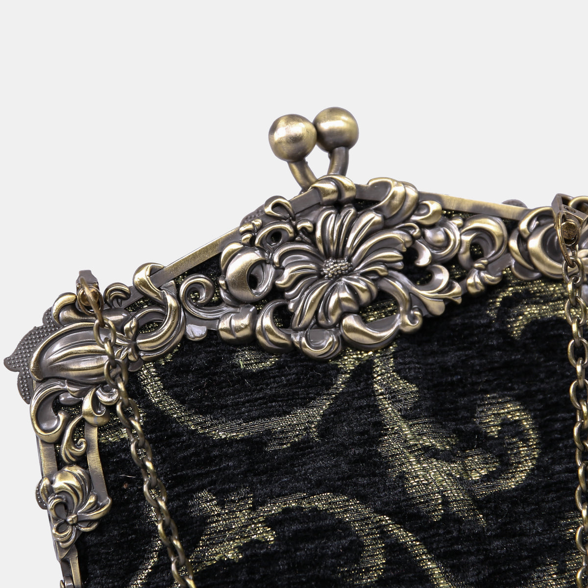 Vintage Scroll Black/Green Chatelaine Purse Large carpet bag of America detail