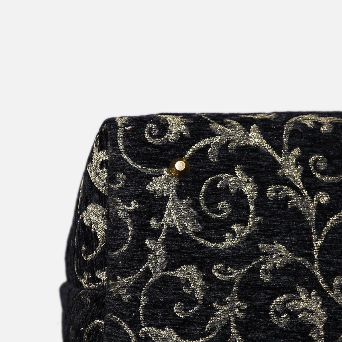 Vintage Scroll Black/Green Large Carpetbag  of America  bottom details