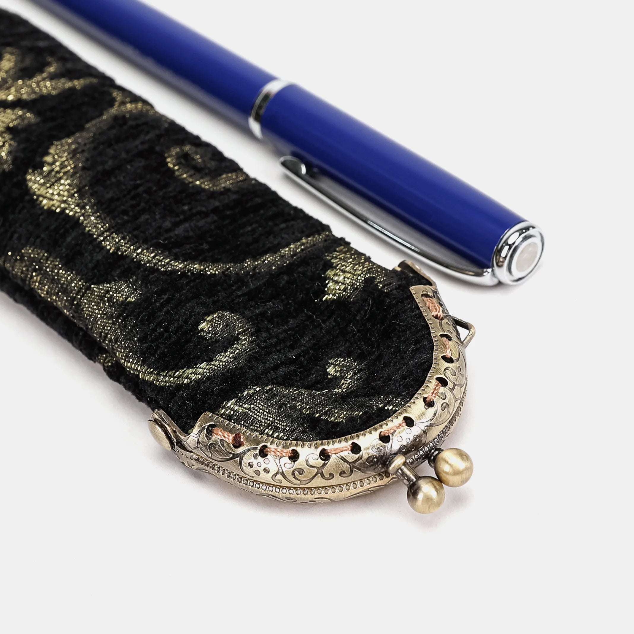 Vintage Scroll Black/Green Solo Pen Case Carpetbag of America metal frame