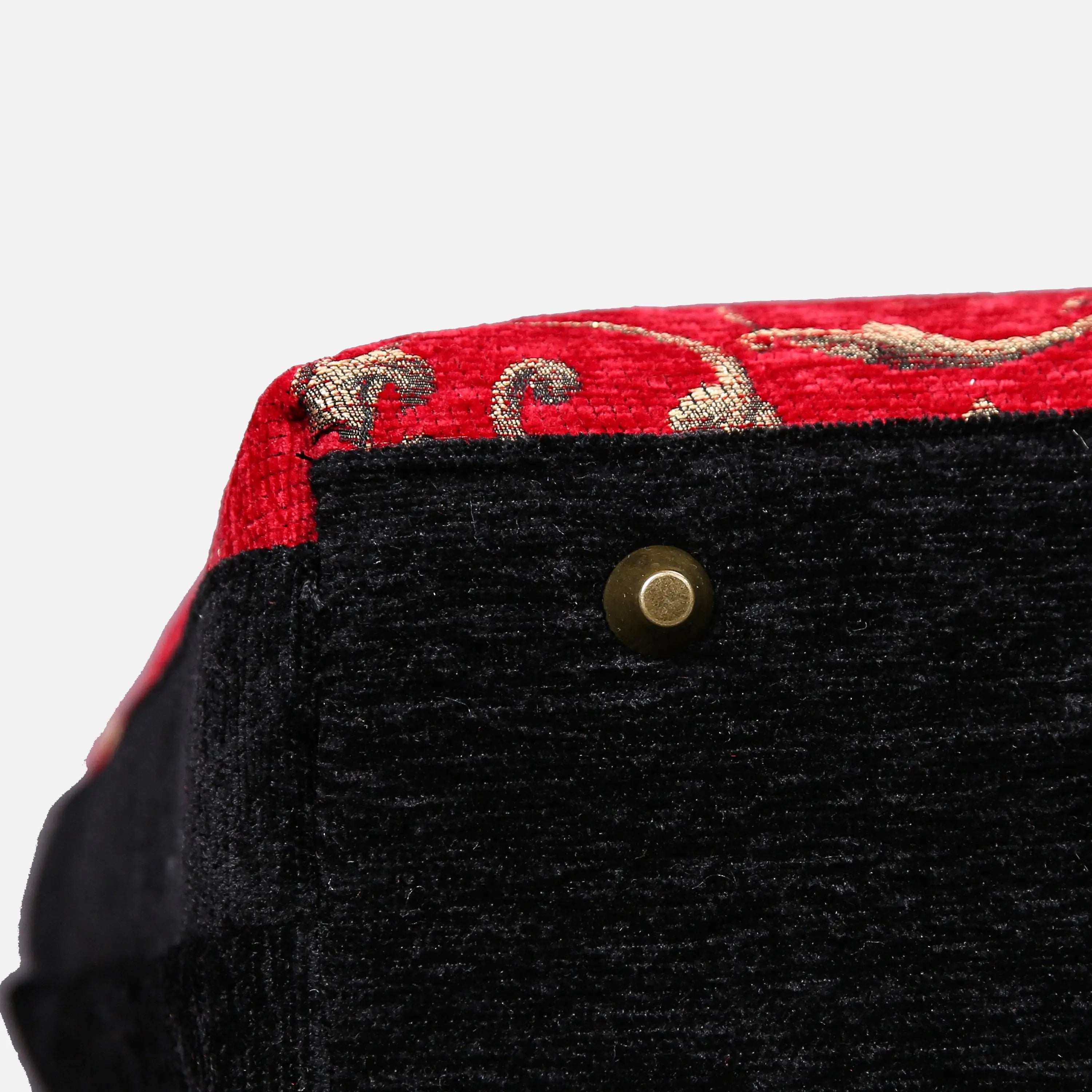 Vintage Scroll Red carpet bag  of America bottom details