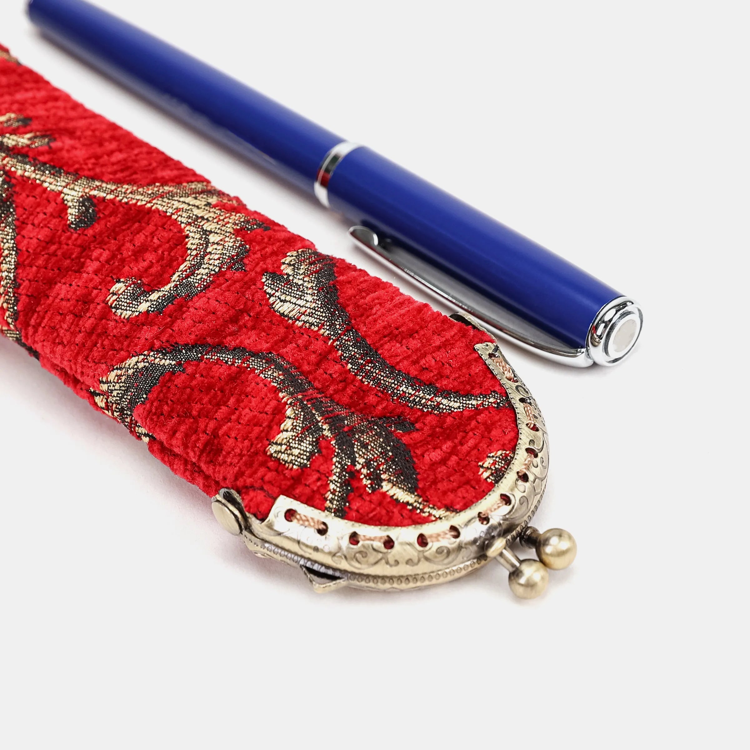 Vintage Scroll Red Solo Pen Case Carpetbag of America metal frame