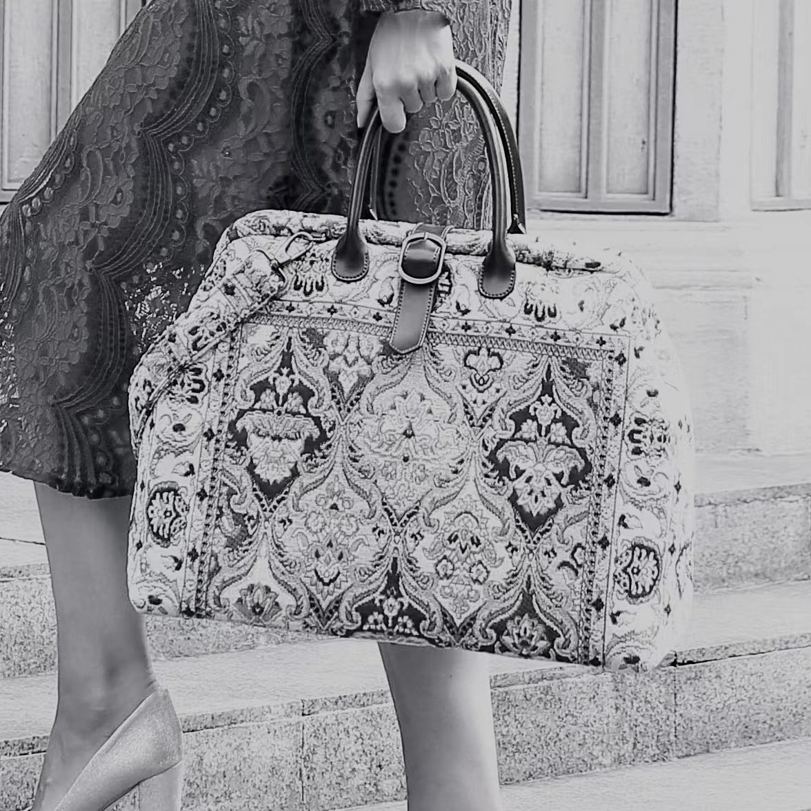 Golden Age Red Mary Poppins Weekender carpet bag MCW Handmade-exterior